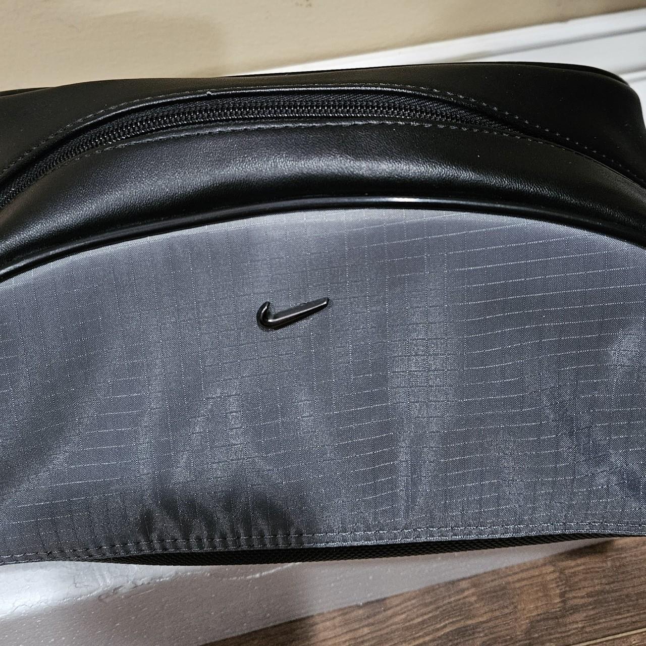 nike mens toiletry bag