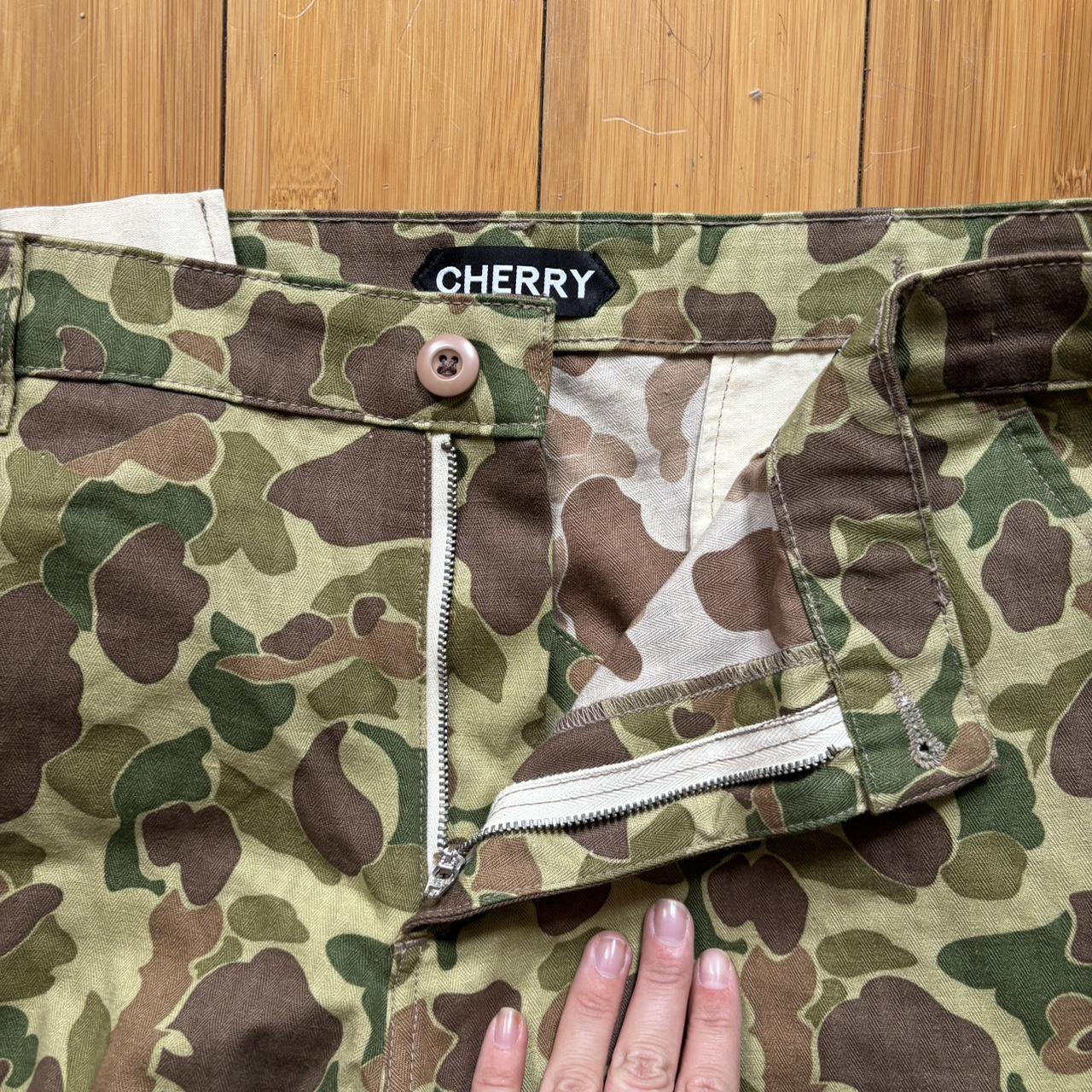 Cherry Los Angeles camouflage pant, size 30. These | Depop