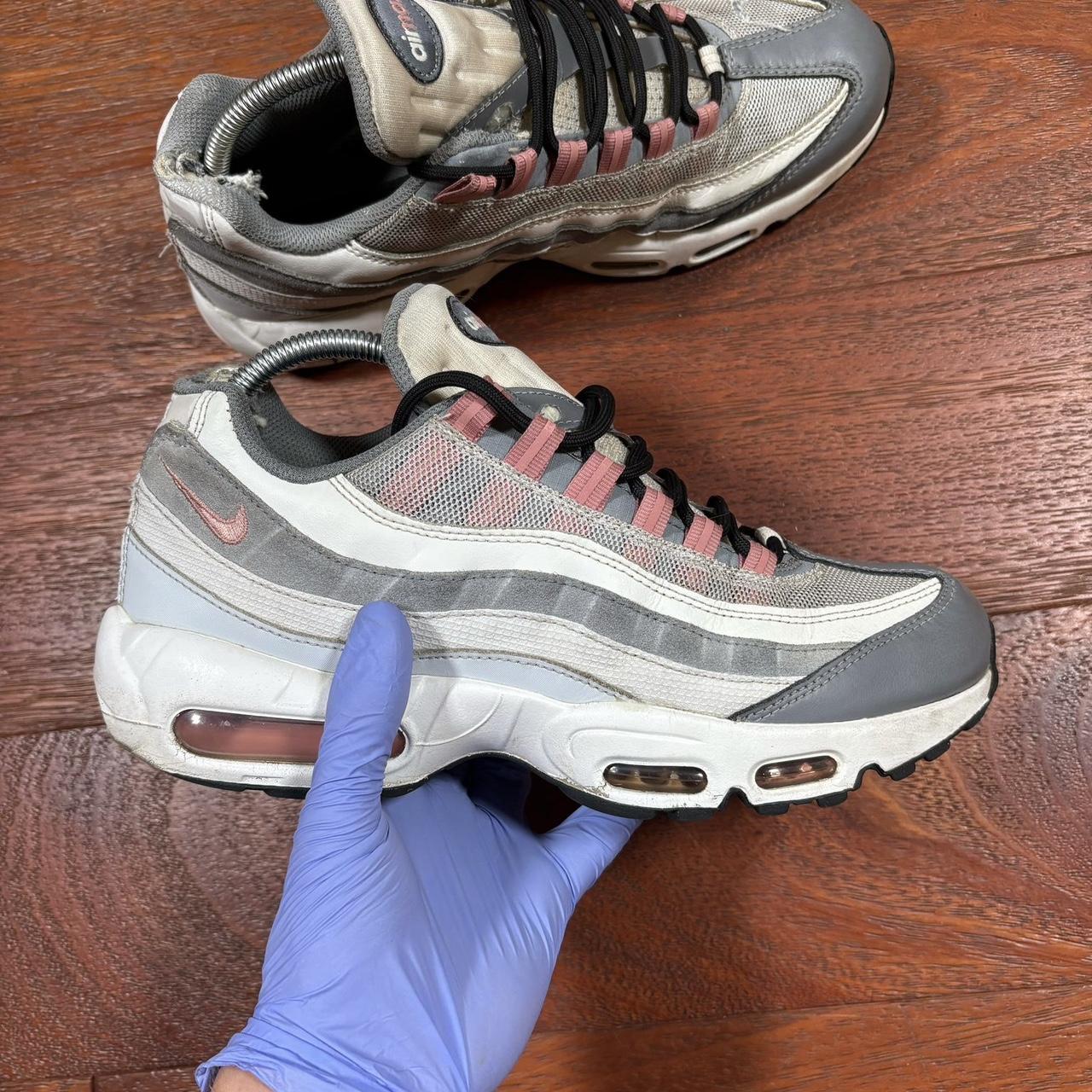 item listed by shellsuituk