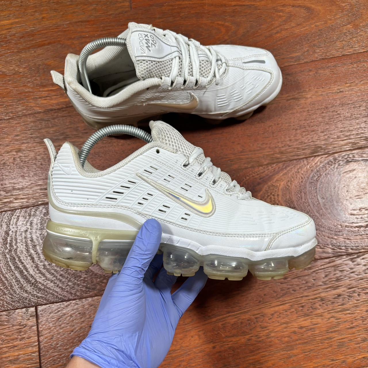 item listed by shellsuituk
