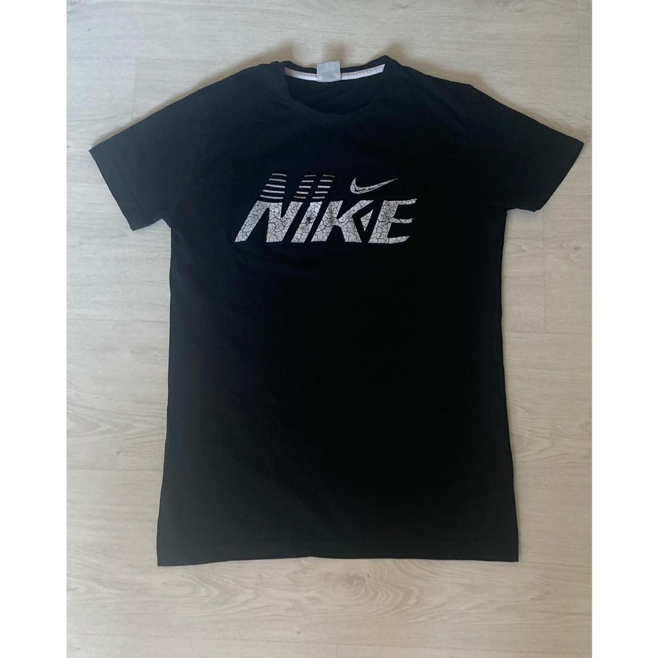 womens nike t shirt white