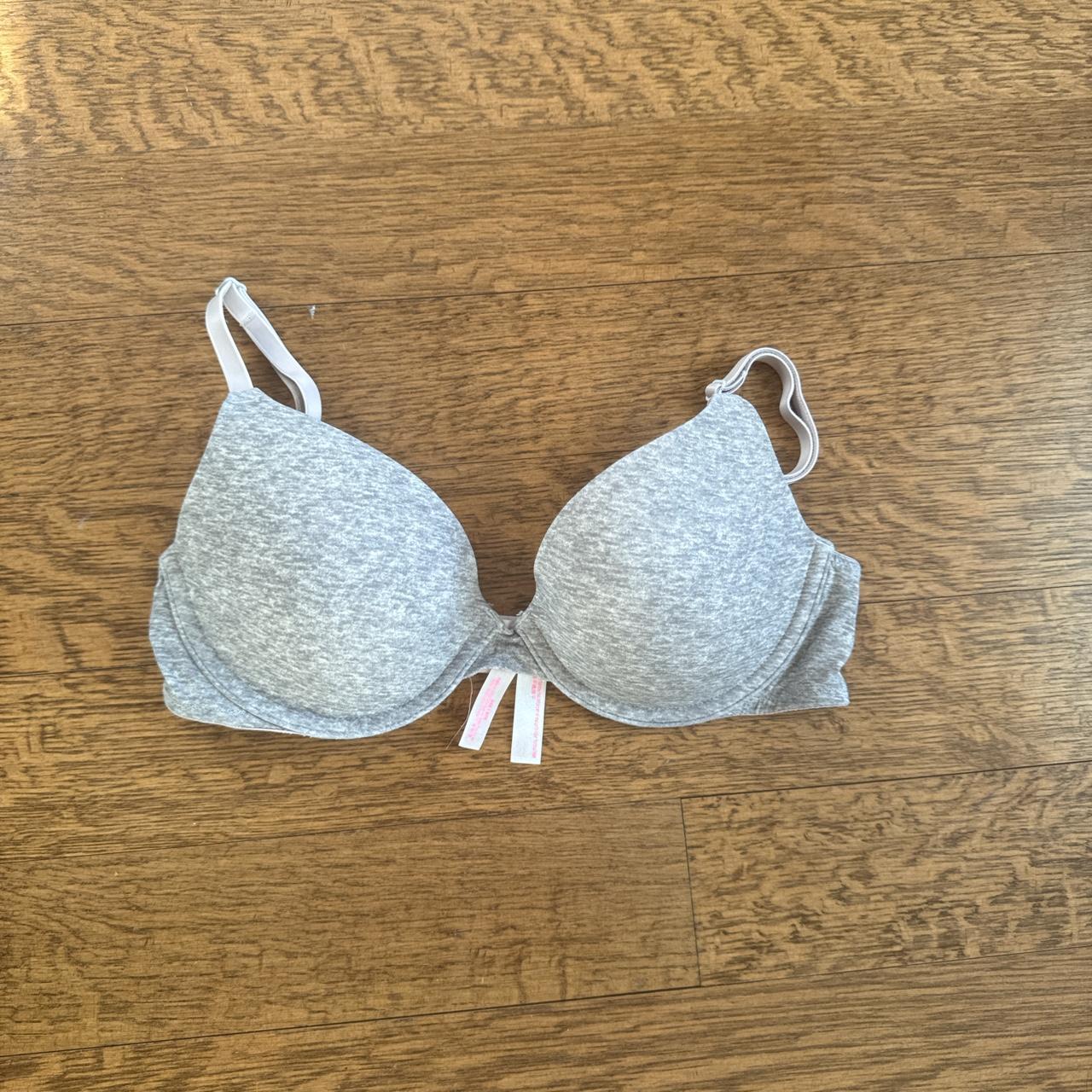 Victoria's Secret bra. Barely worn. Size 38D. - Depop