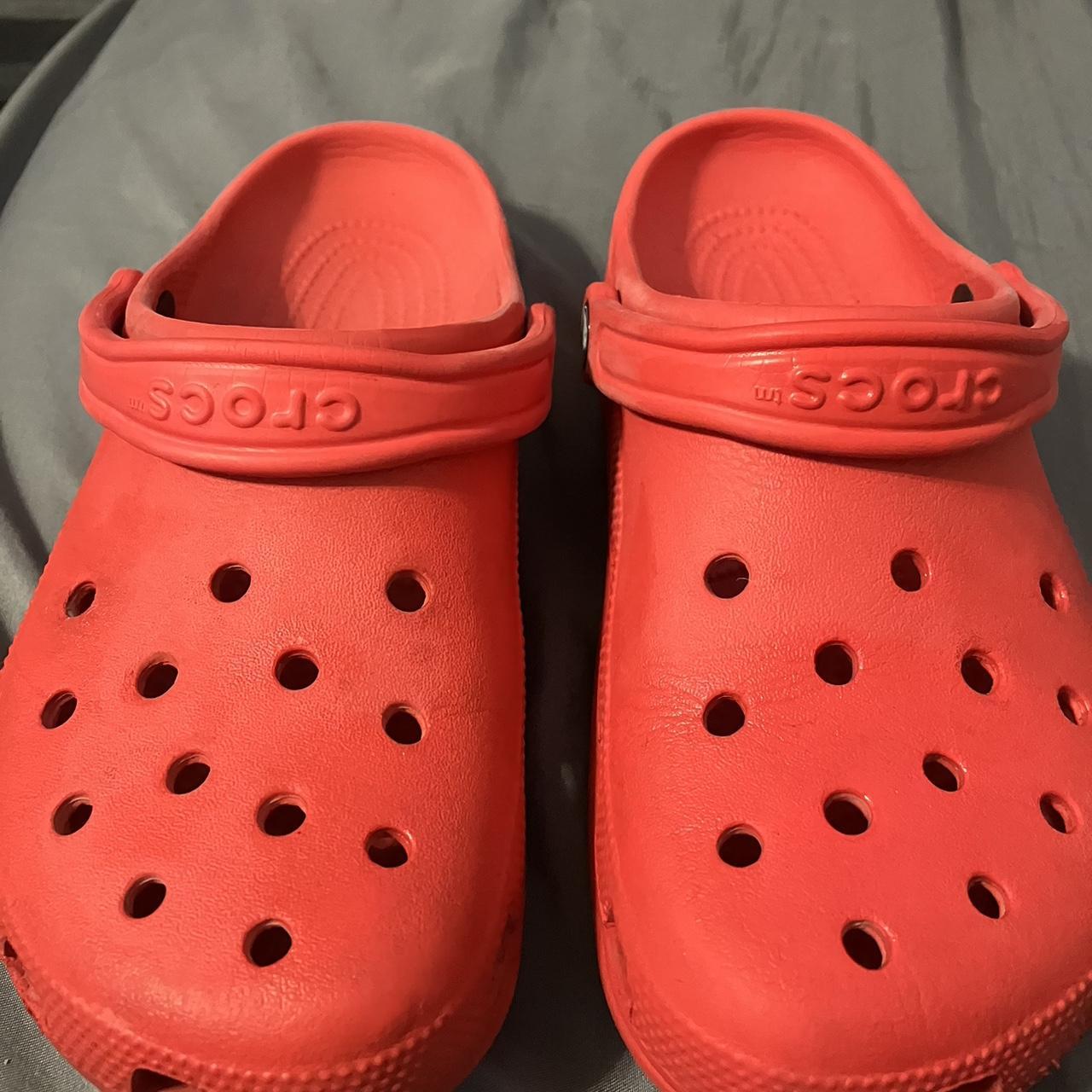 Red crocs outlet size 8