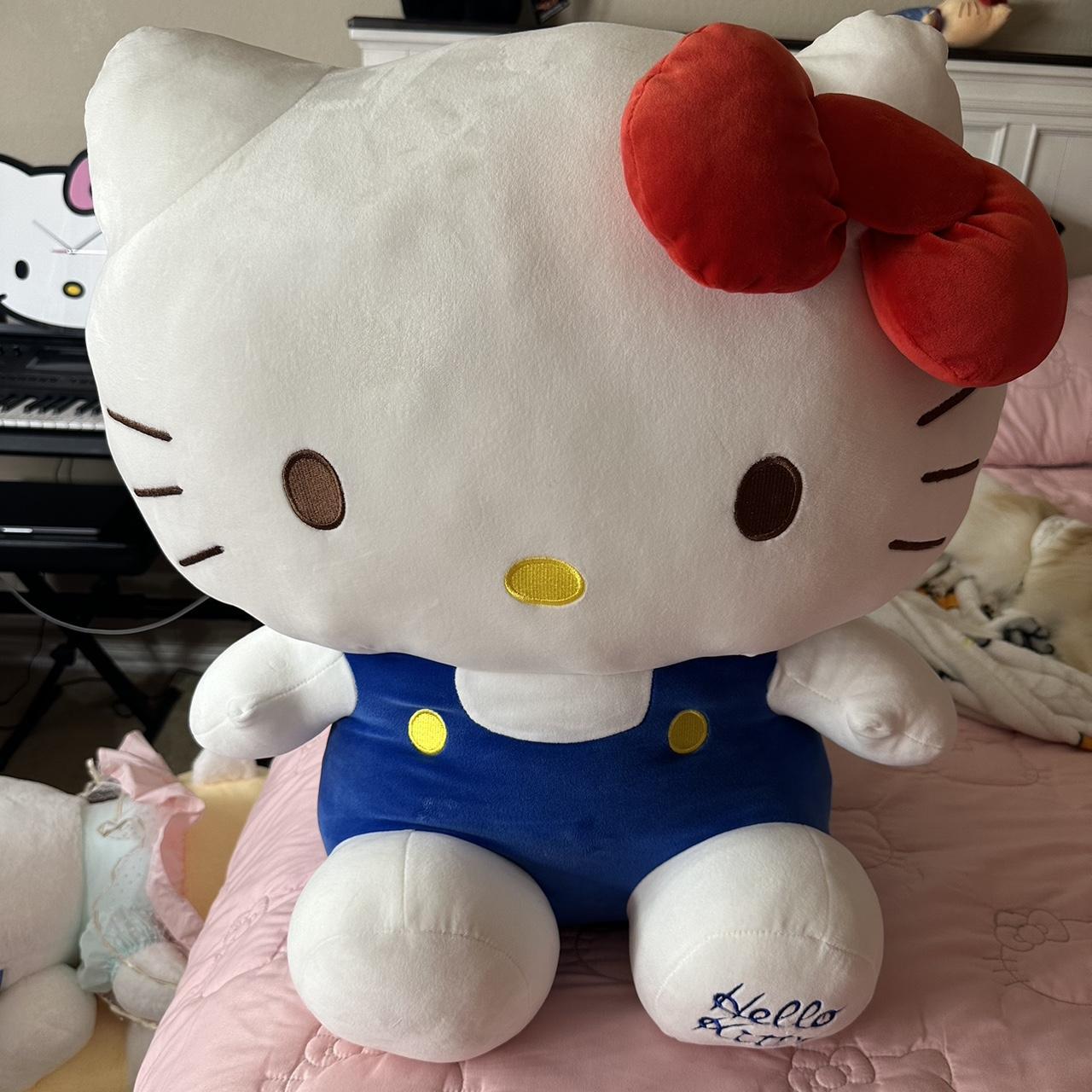 Jumbo hello kitty plush online