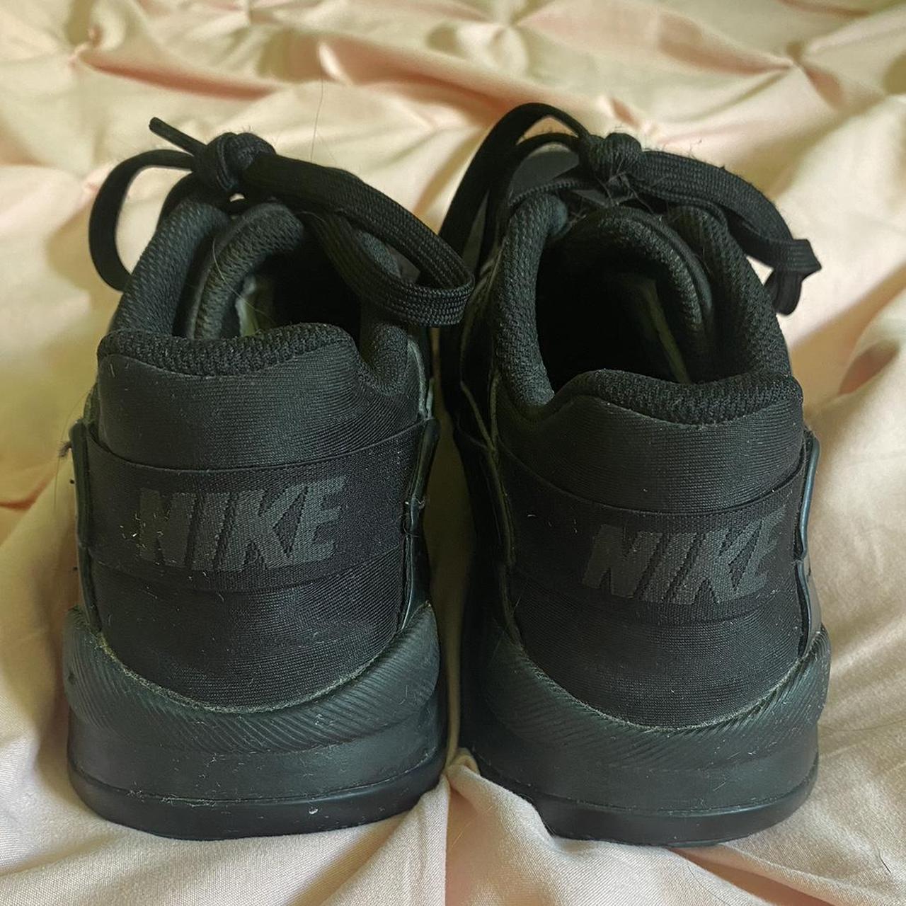 buy used nike shoes