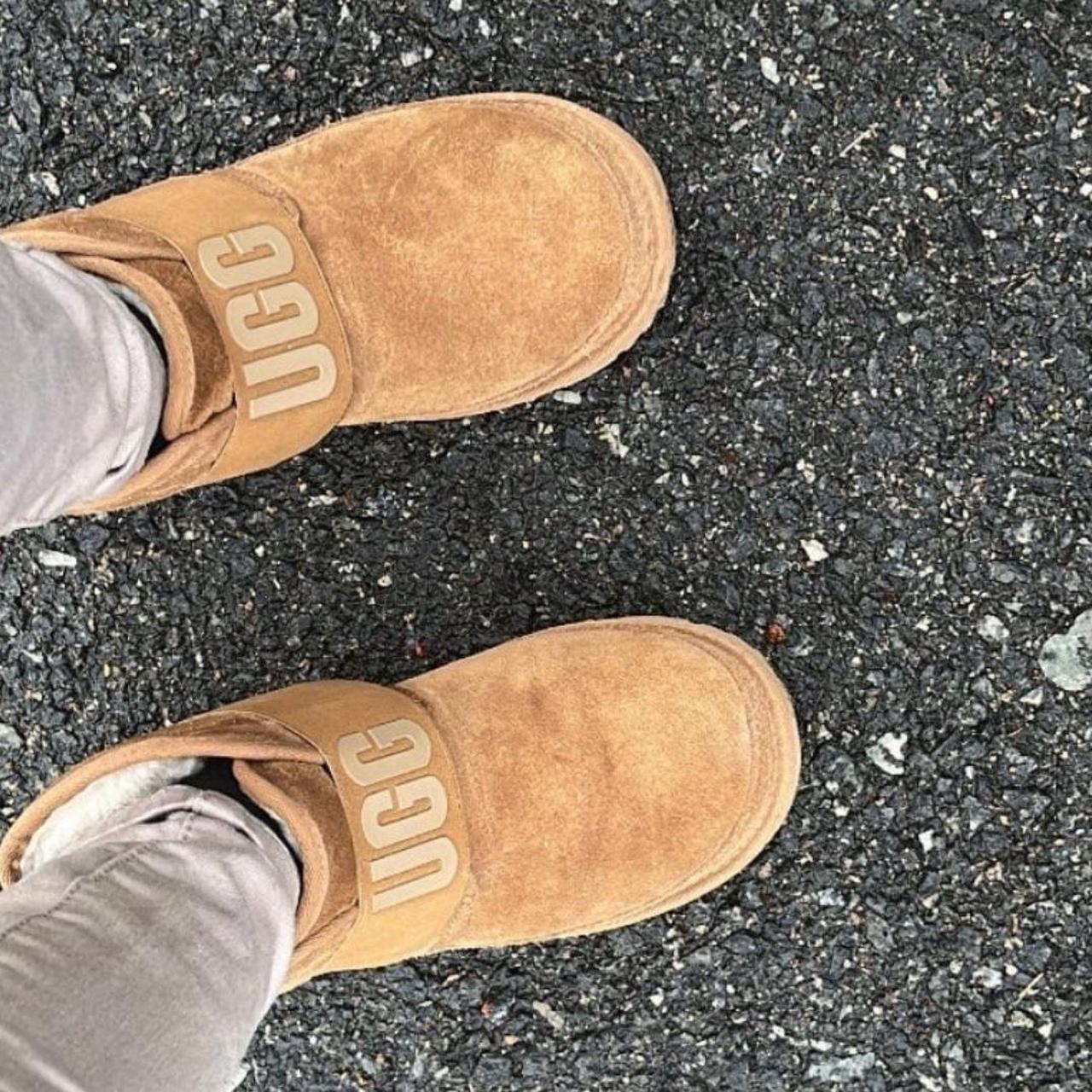 Online I’m selling Uggs