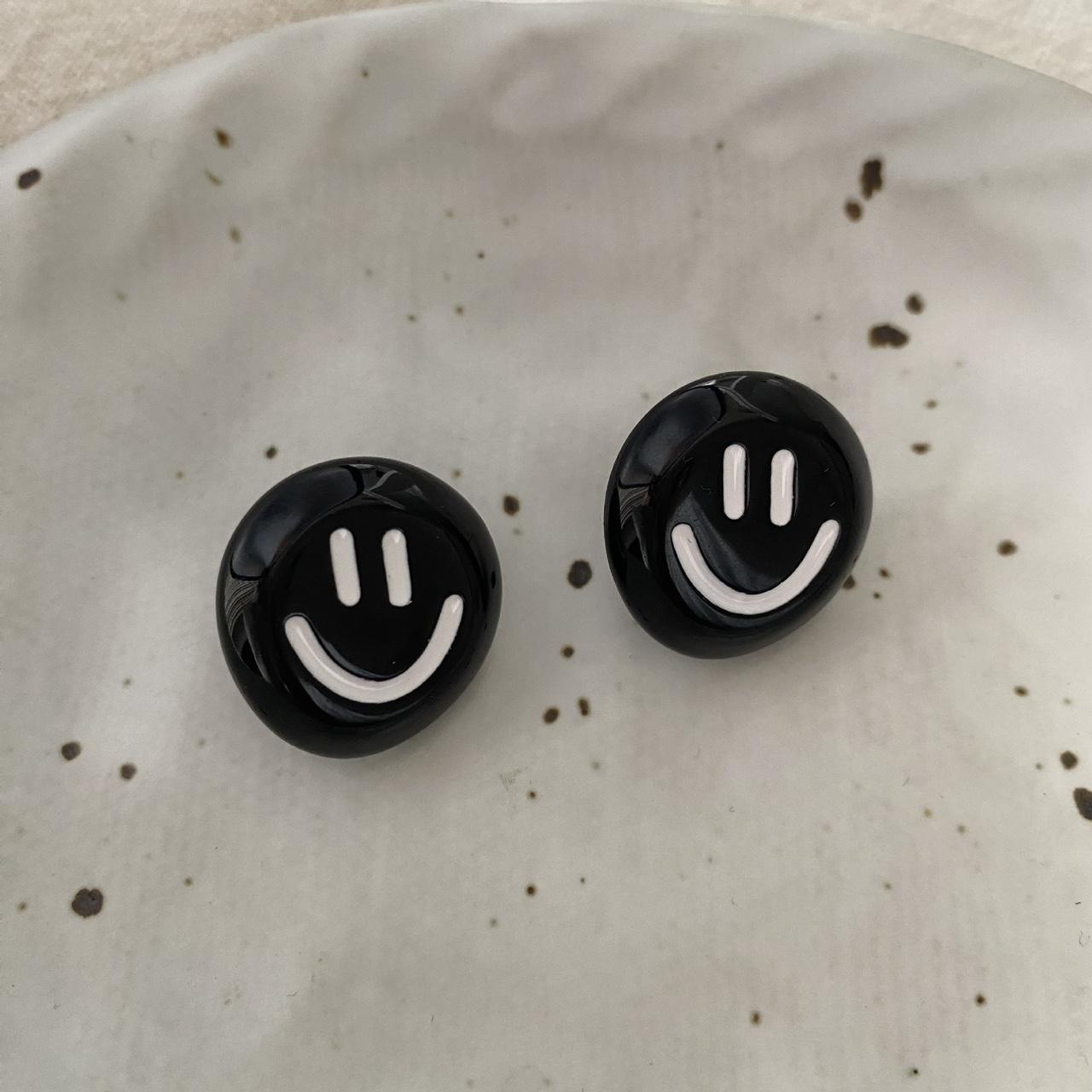 item listed by smilepearl