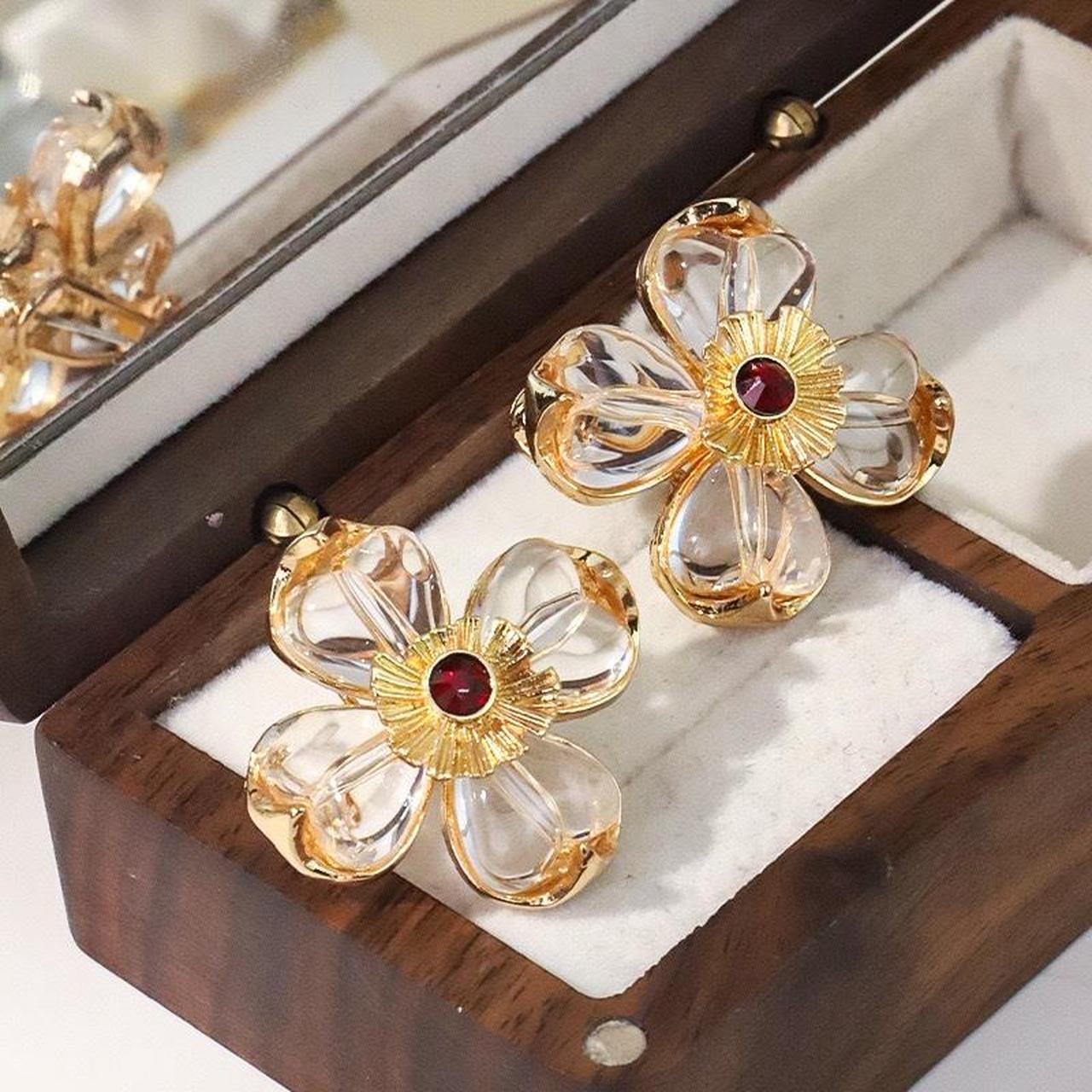 item listed by smilepearl