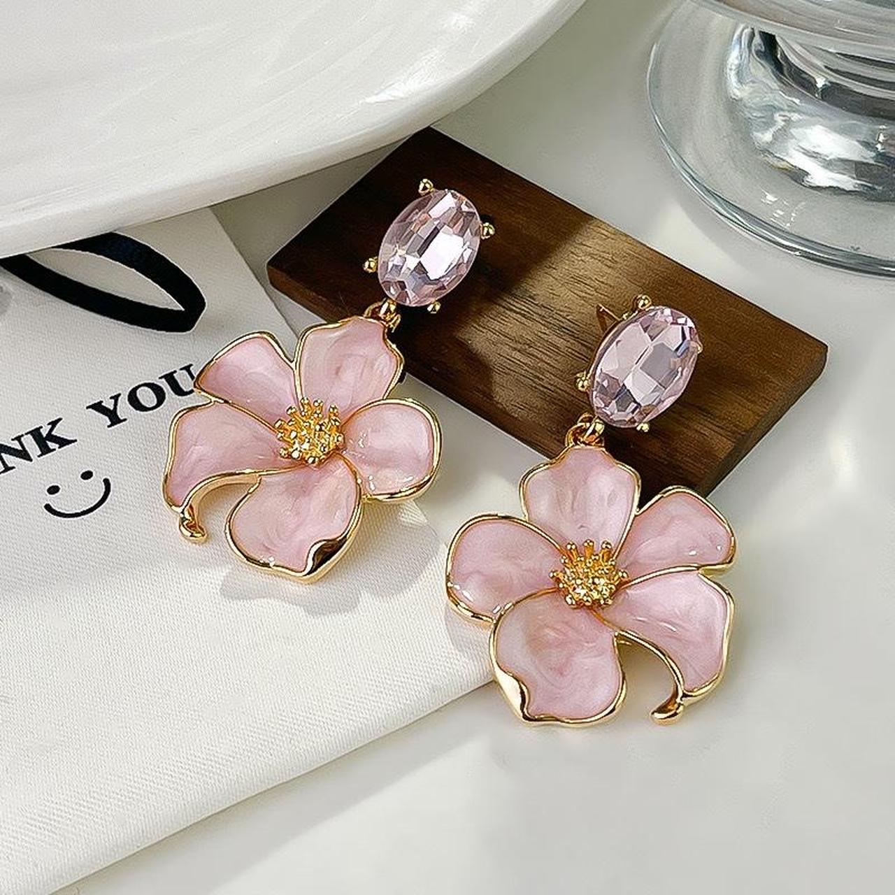 item listed by smilepearl