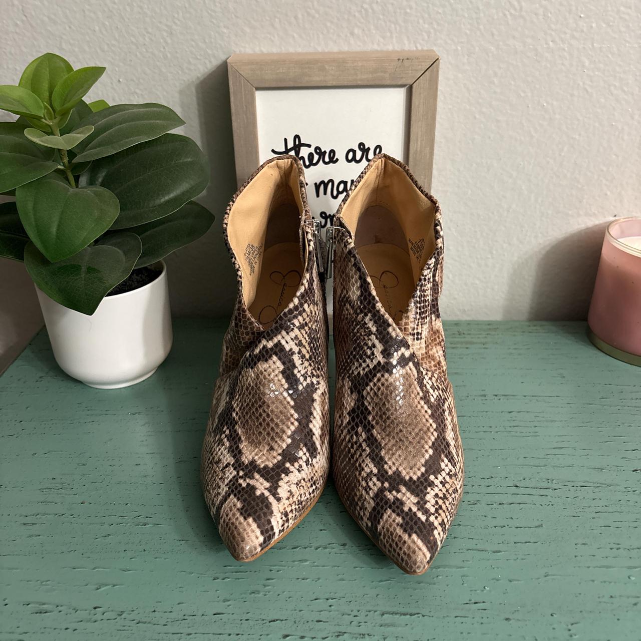 item listed by doratw