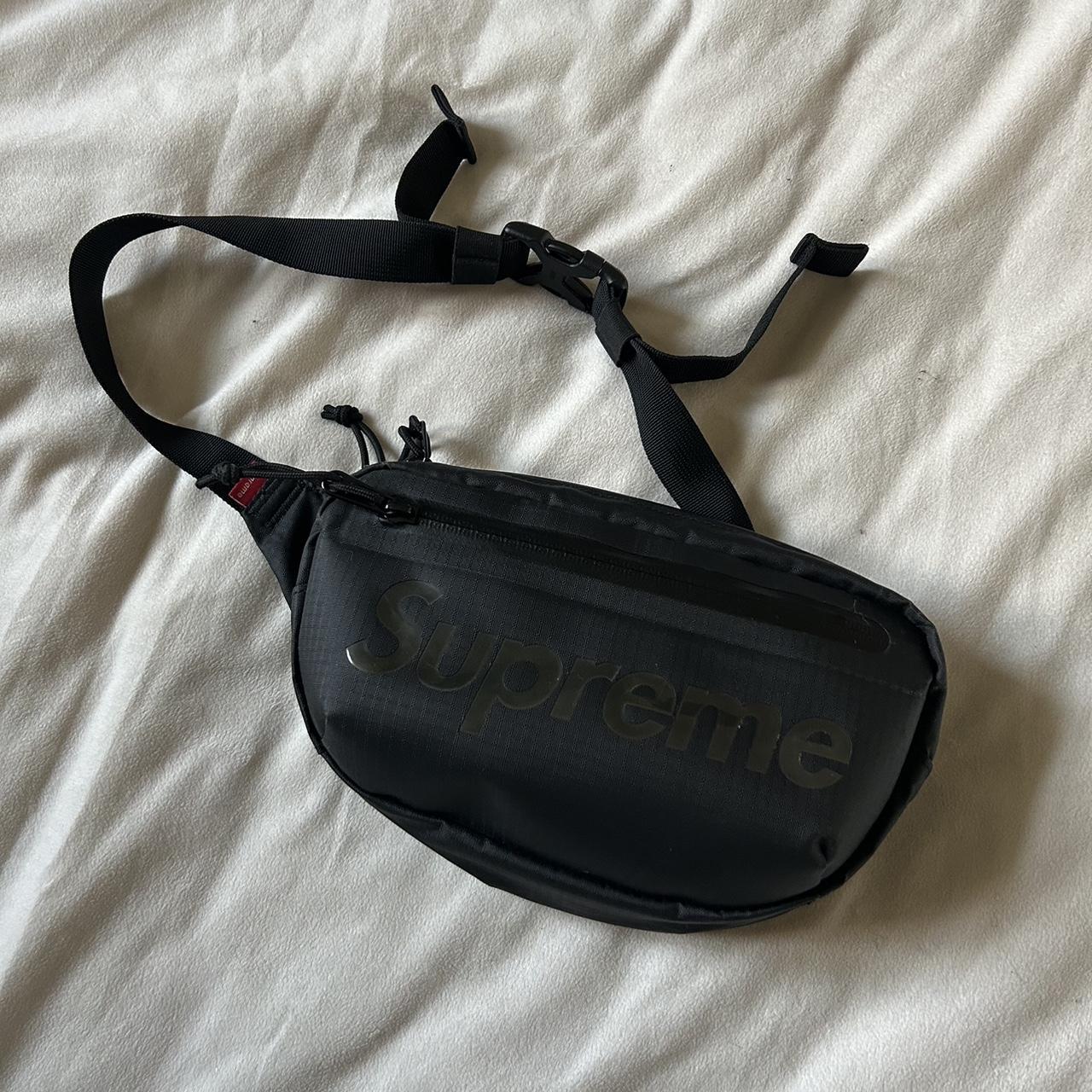 Supreme fanny pack outlets