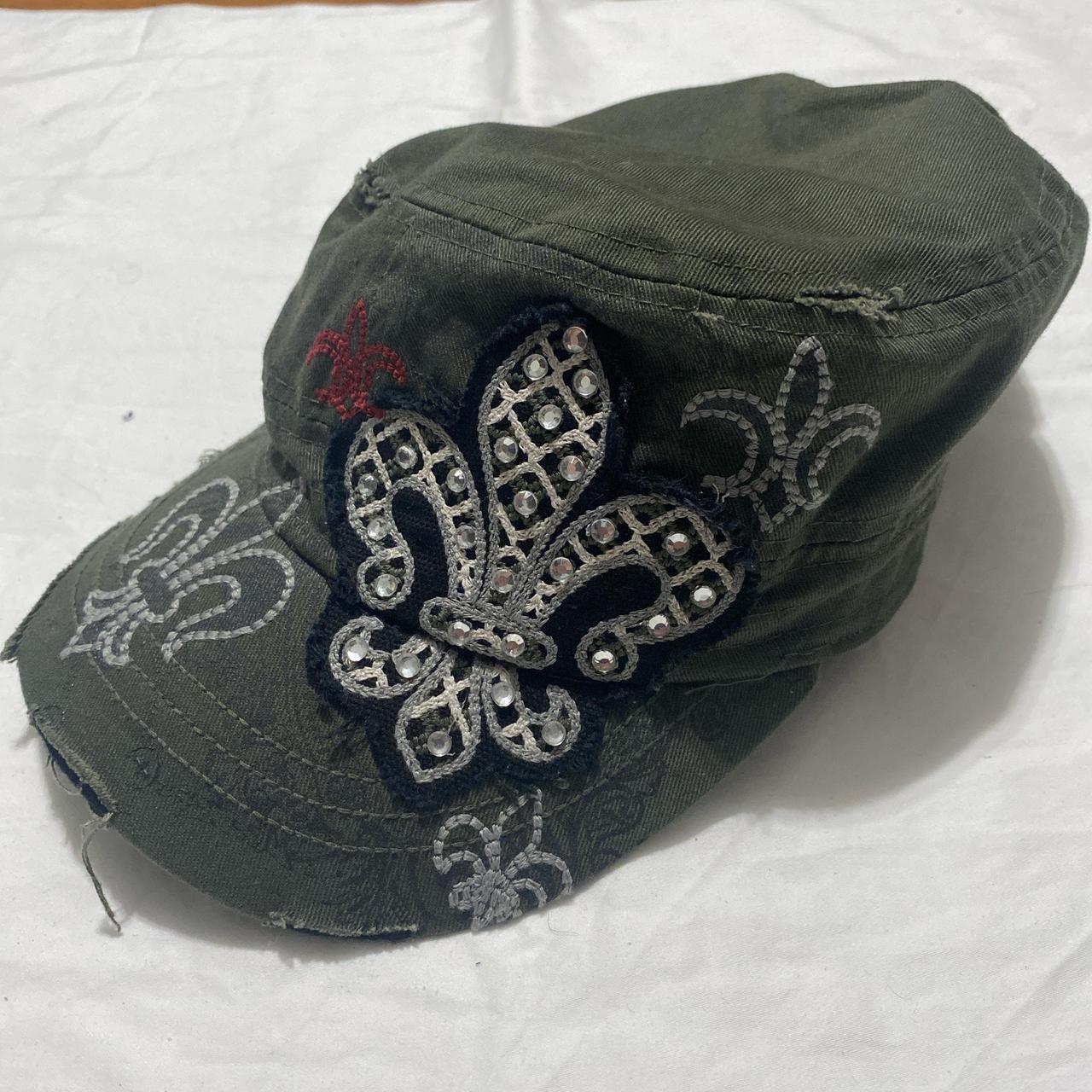 Vintage y2k cap similar to a newspaper boy cap. Fern... Depop