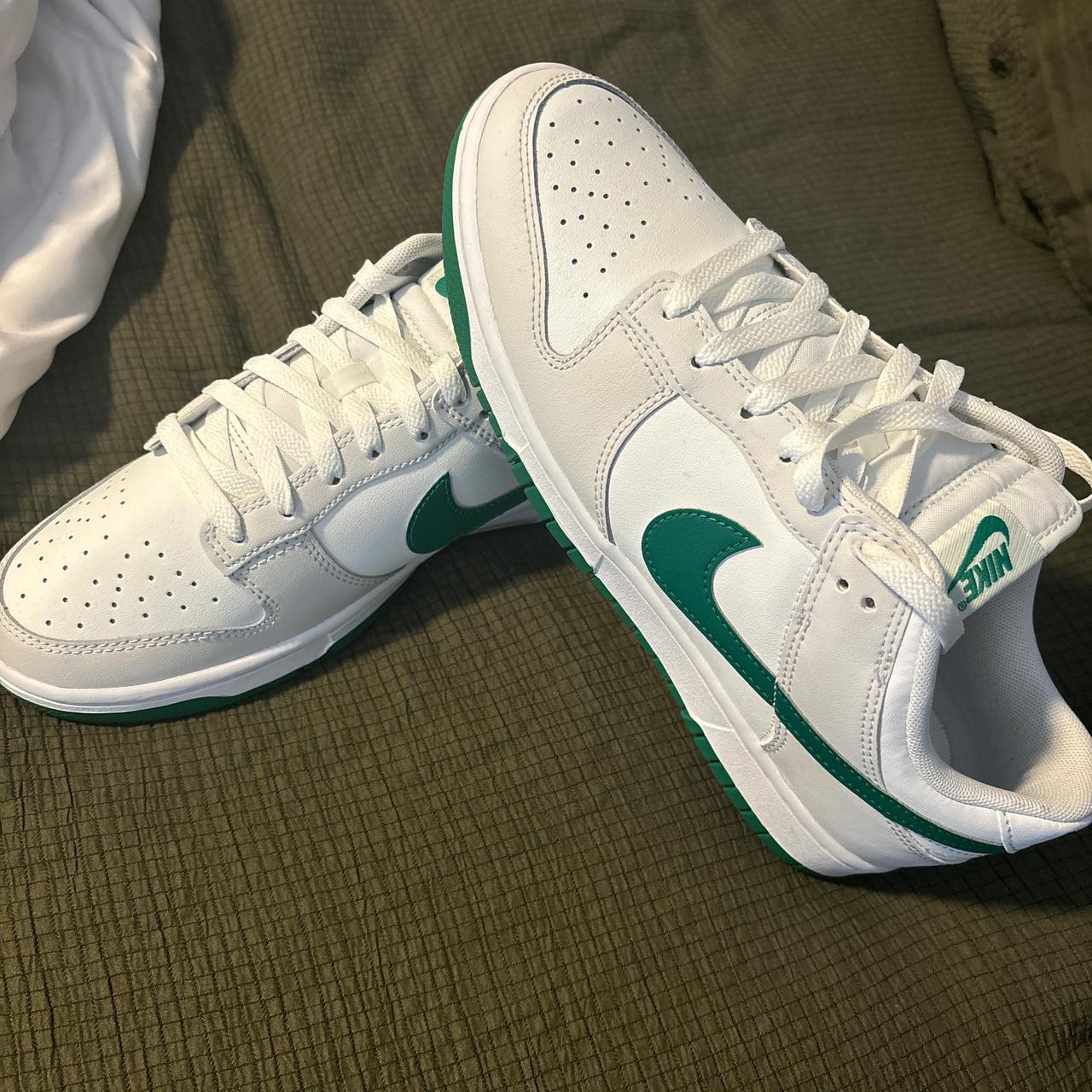 nike shoes with green tag