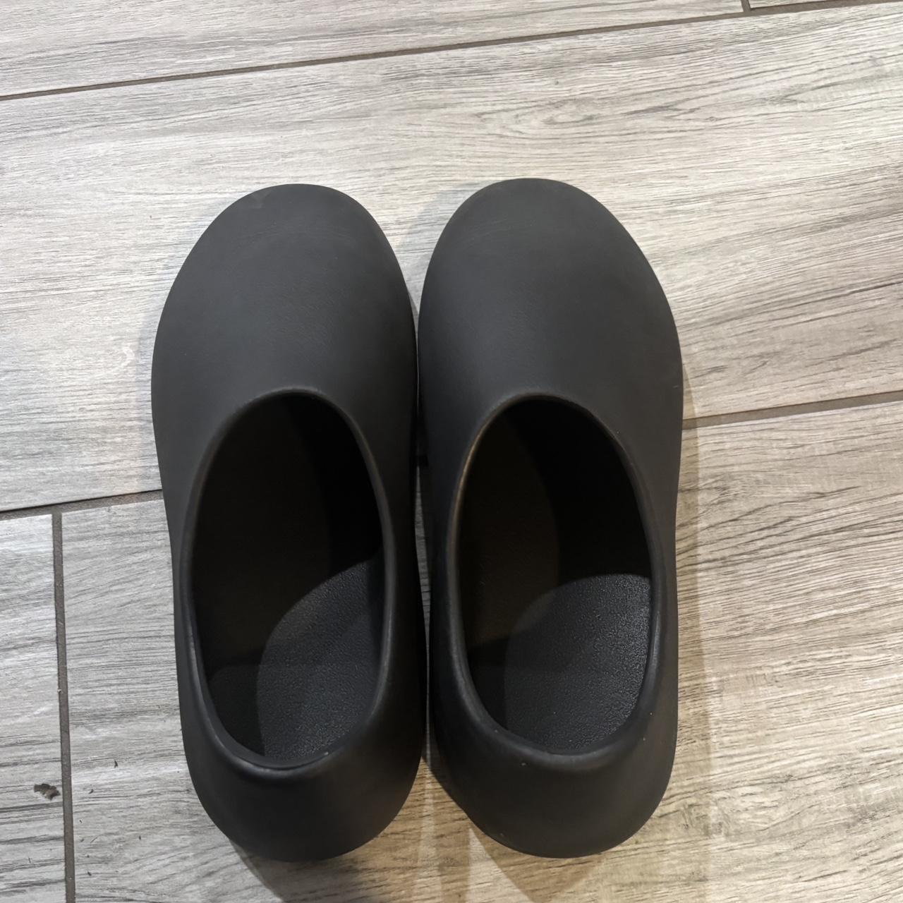 kanye yeezy slippers