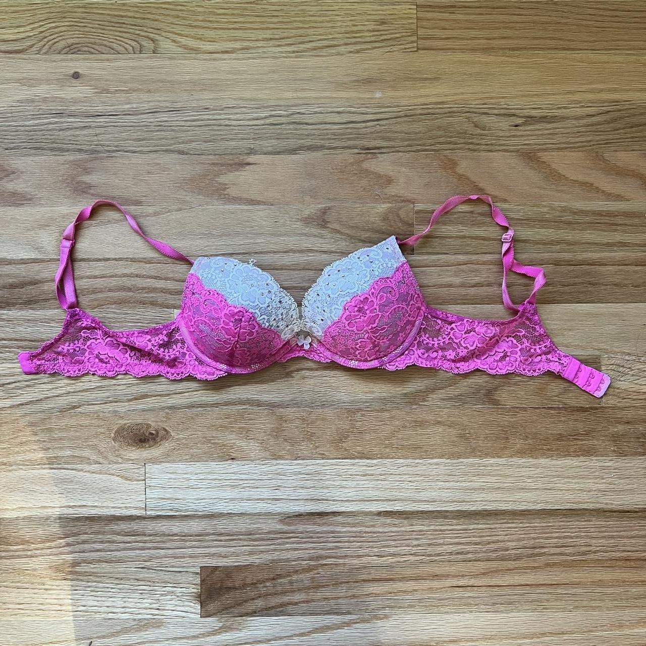 victoria's secret pink bra 34b worn but no flaws, - Depop