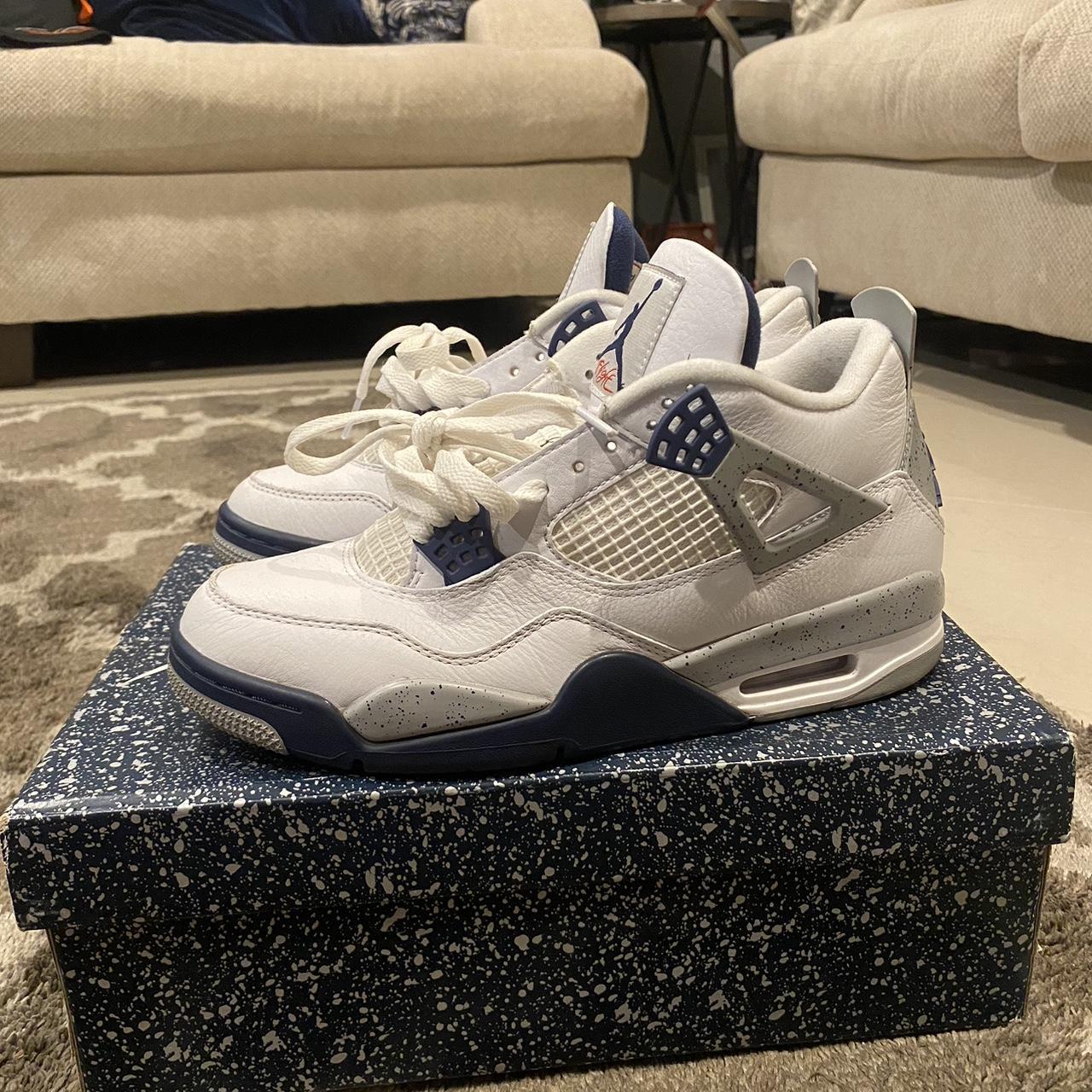 white and navy 4s