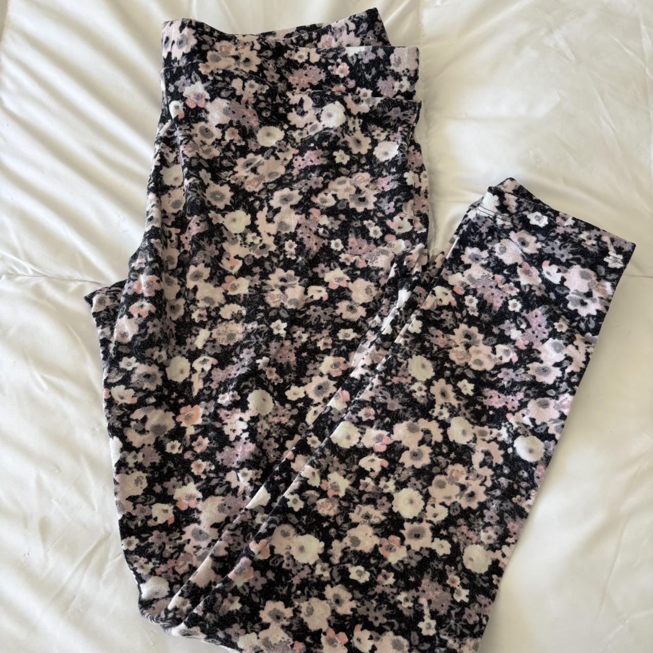 item listed by anastasiavibes