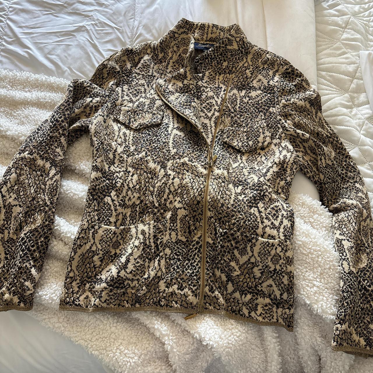 item listed by anastasiavibes