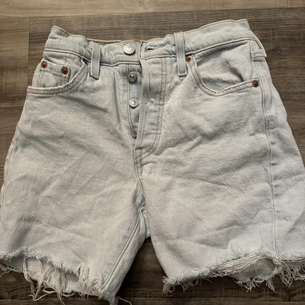 LEVIS! 501 mid thigh shorts for reference i’m 5’0 - Depop