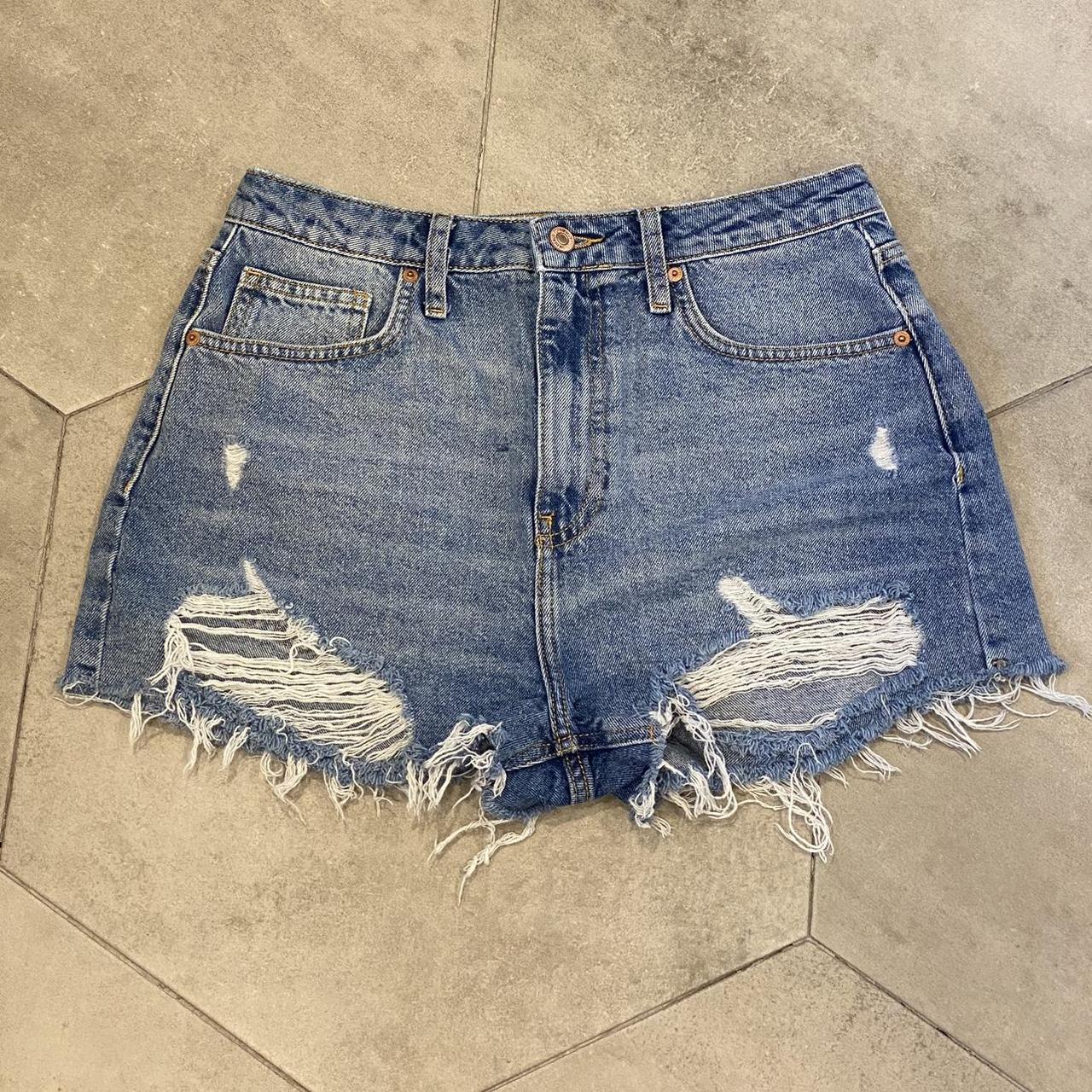 Forever 21 daisy duke denim jean shorts! Size 29”... - Depop