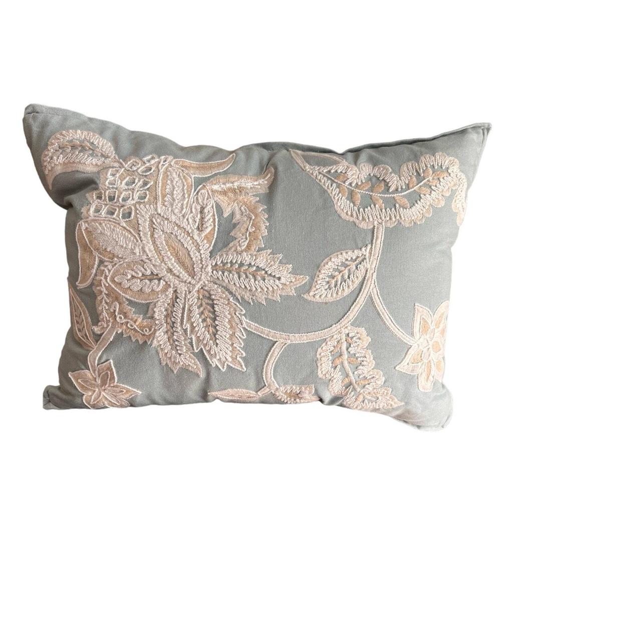 Pier one decorative throw pillows hotsell