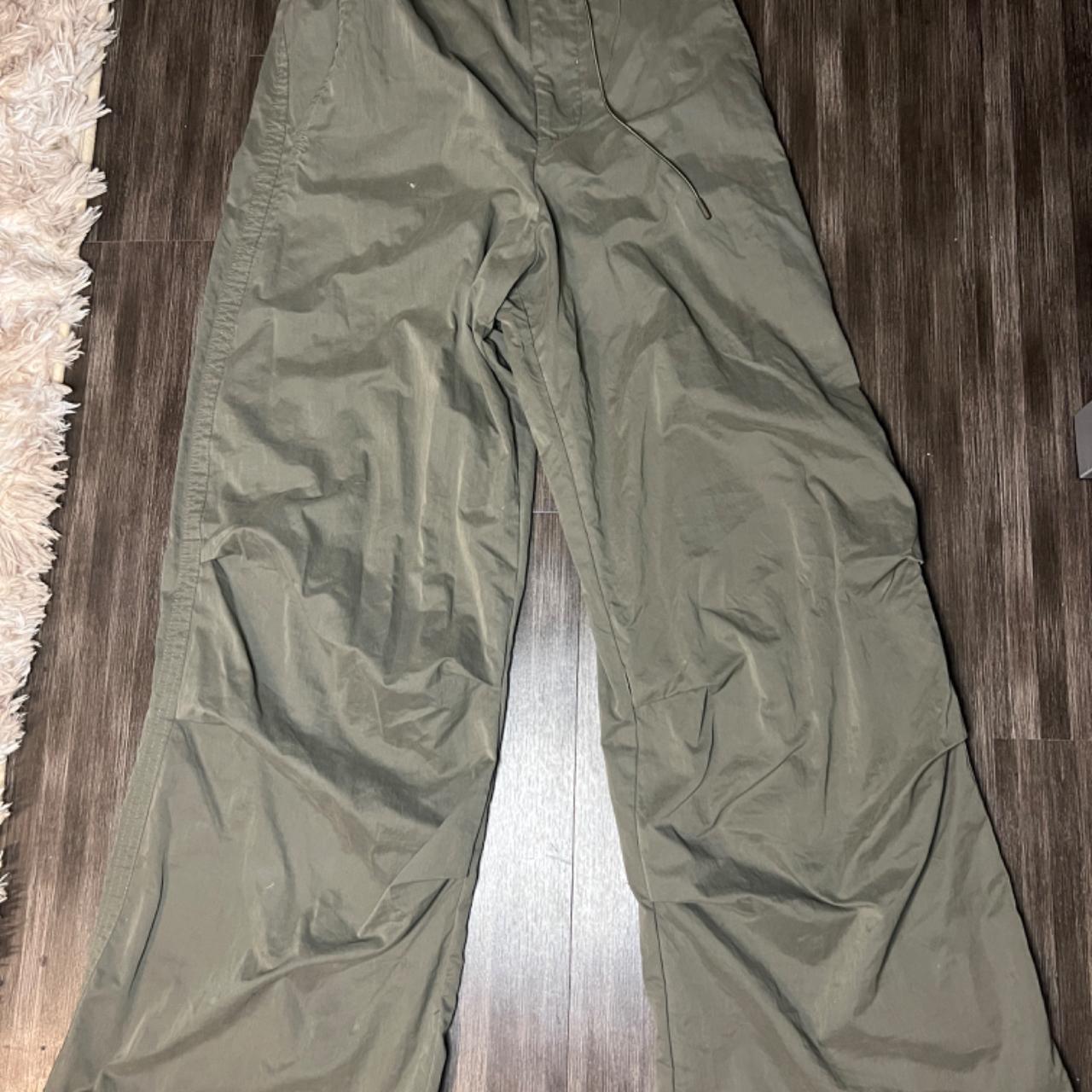 パンツ ZARA parachute cargo pants dead stock Zara Cargo Parachute Pants - Size M - Barely Ever | Depop