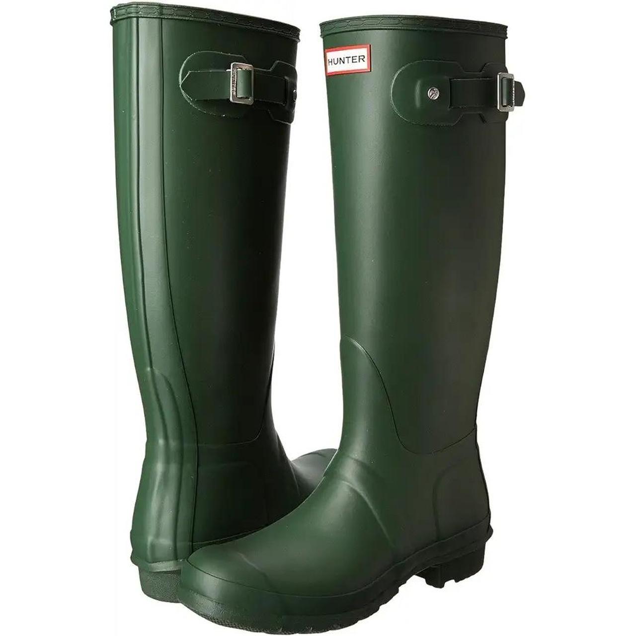 Hunter Green Classic Tall rubber rain boots, size 8.... - Depop