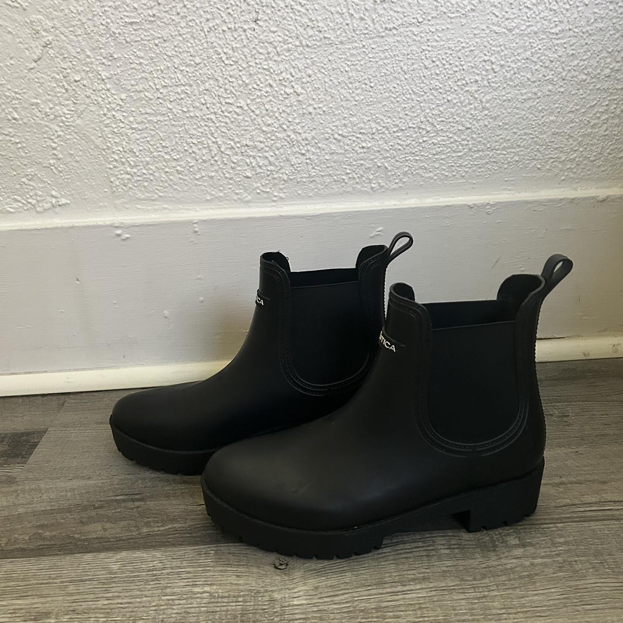 famous footwear boots