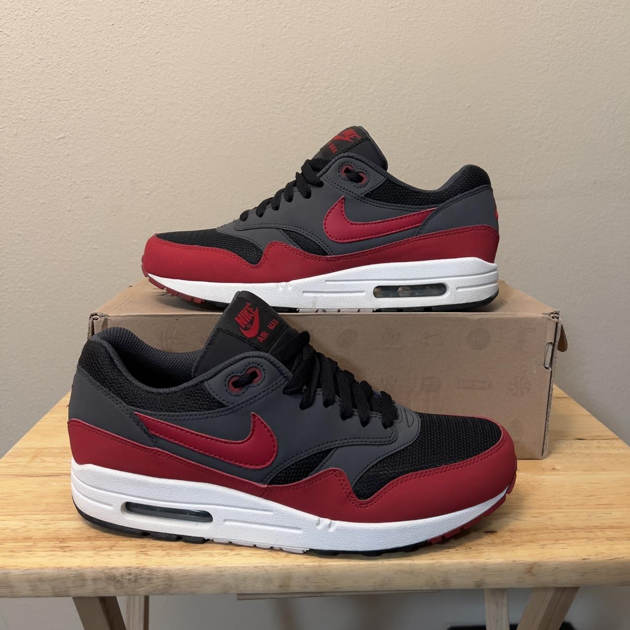 Nike Air Max Essential Gym Red