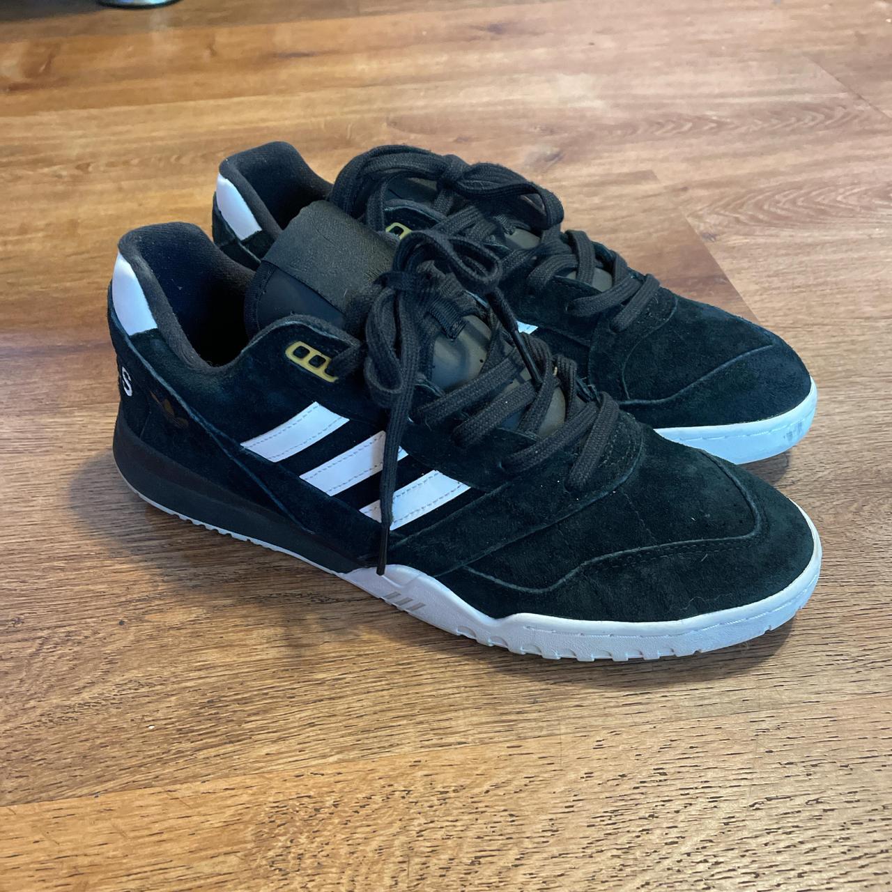 Adidas AR trainer Size 10 still in great condition