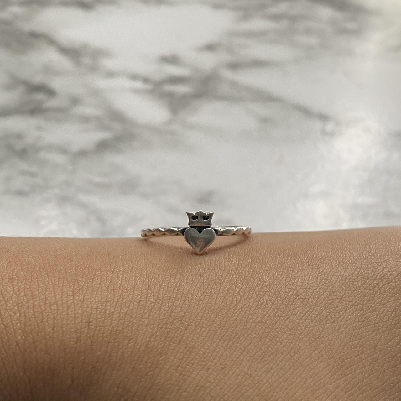 James Avery Queen of my heart ring 👑🤍 Size Depop