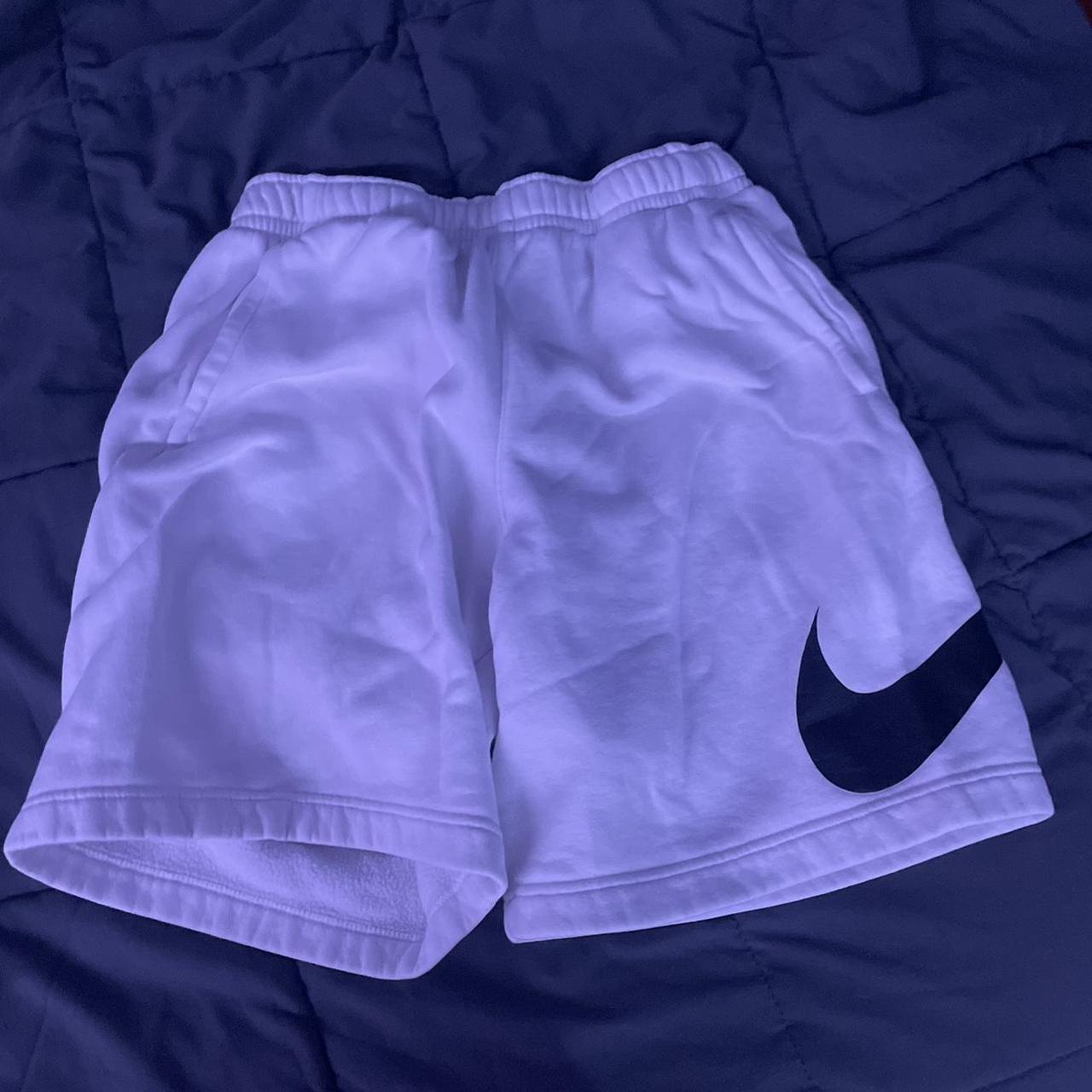 Nike shorts - Depop