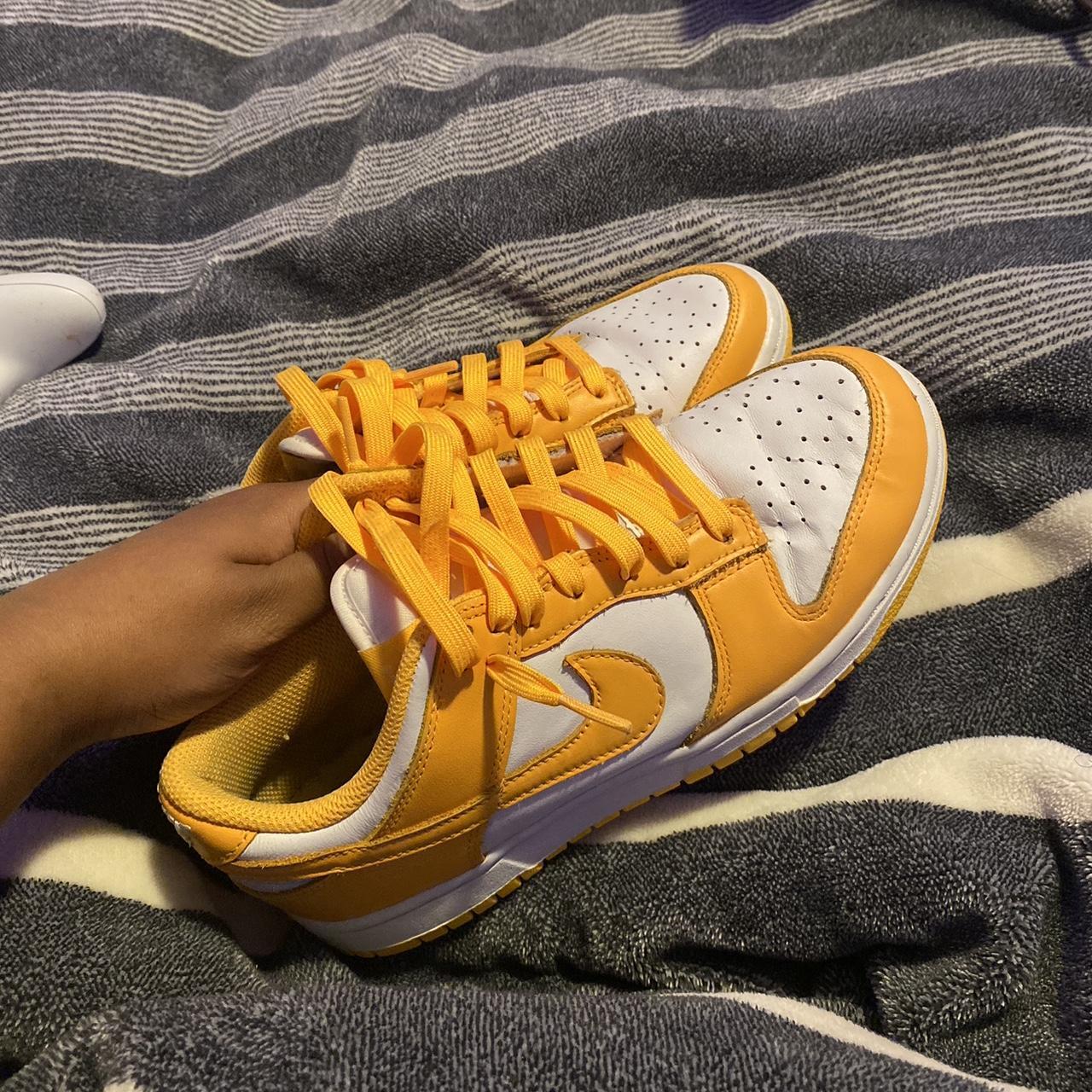 wmns laser orange dunks