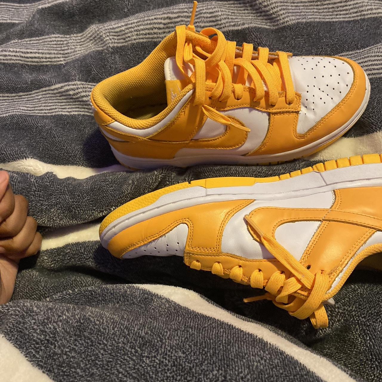 wmns laser orange dunks