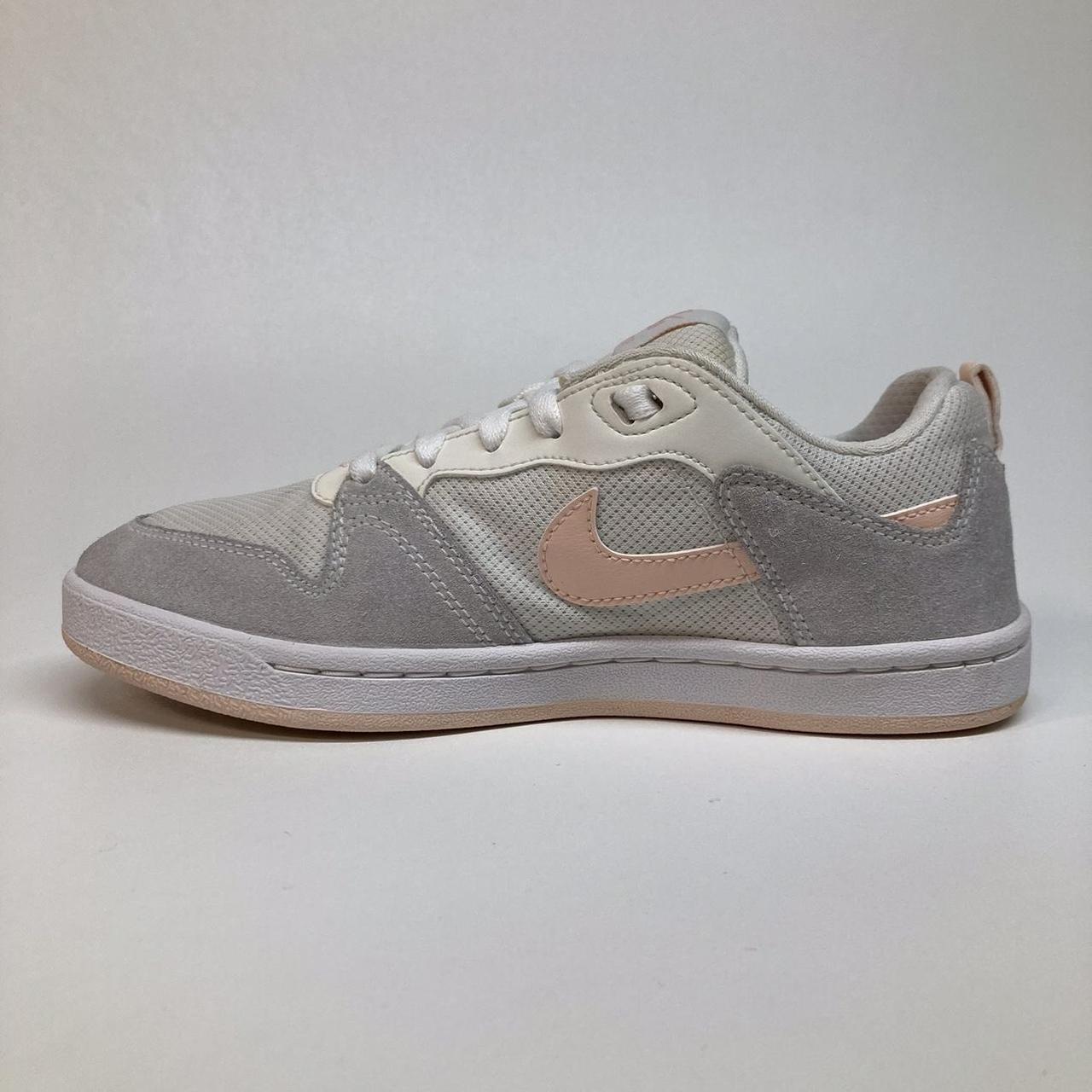 nike sb alleyoop trainers in white and pink