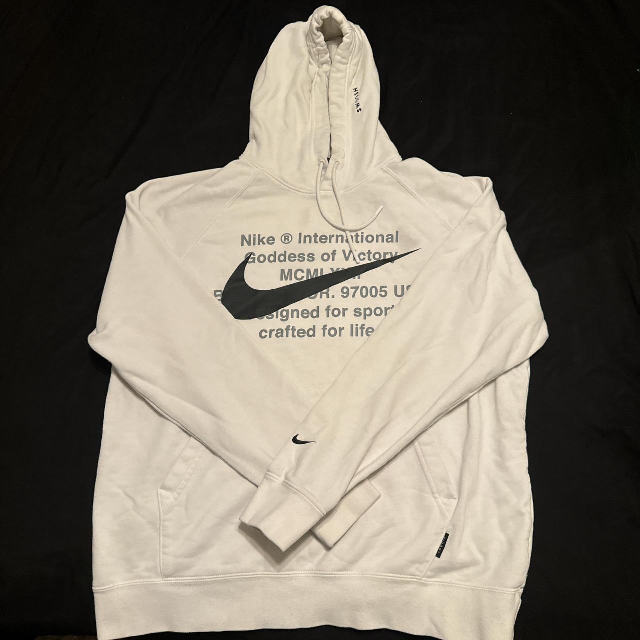 Nike hoodie streetwear online