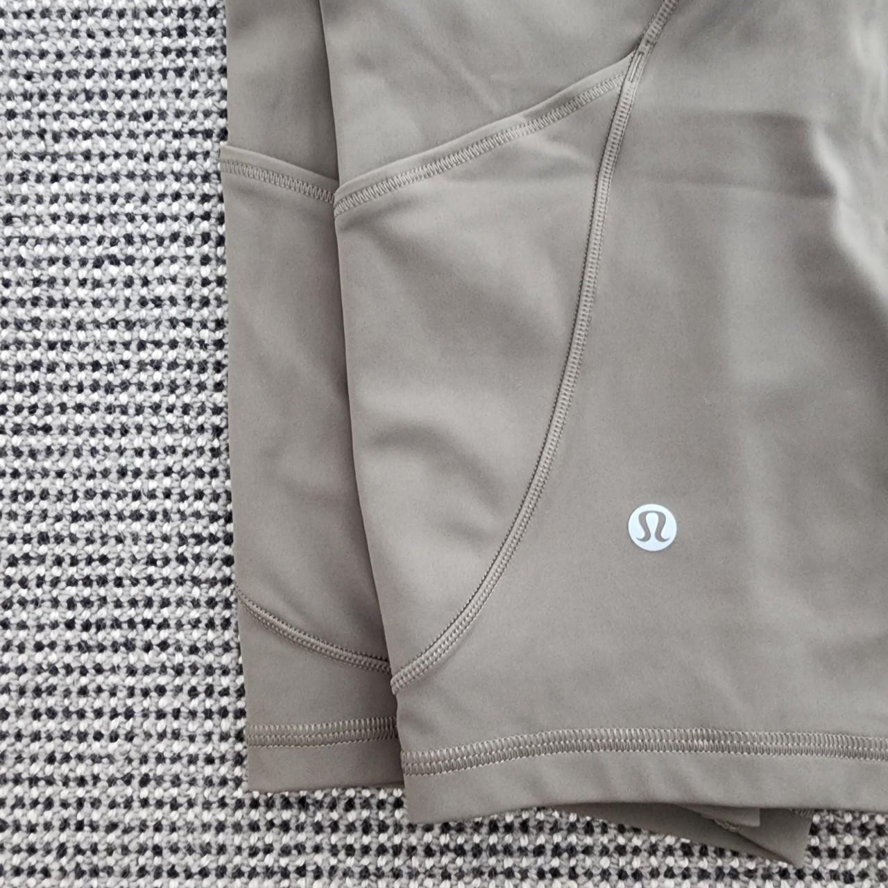 Lululemon 6 【タグ無し】 Lululemon Align Ribbed High-Rise Short 6