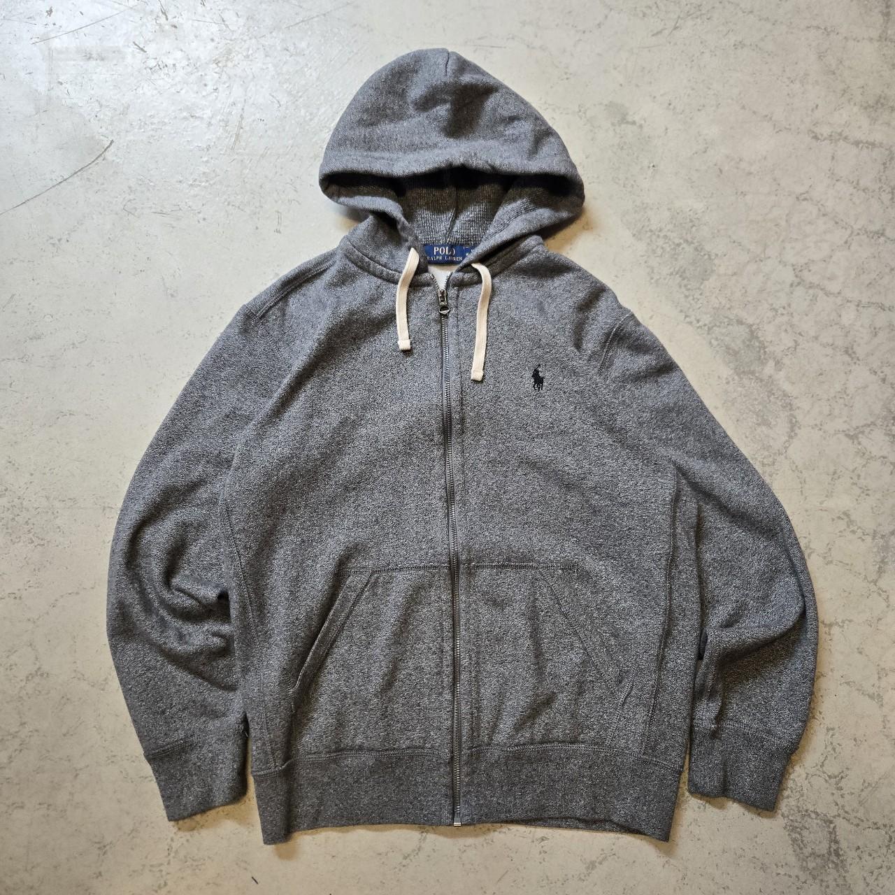 item listed by resell_benjamin