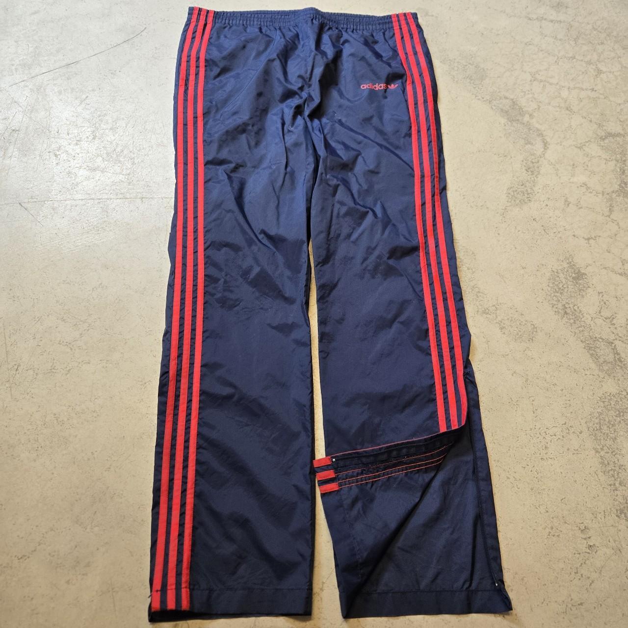 item listed by resell_benjamin