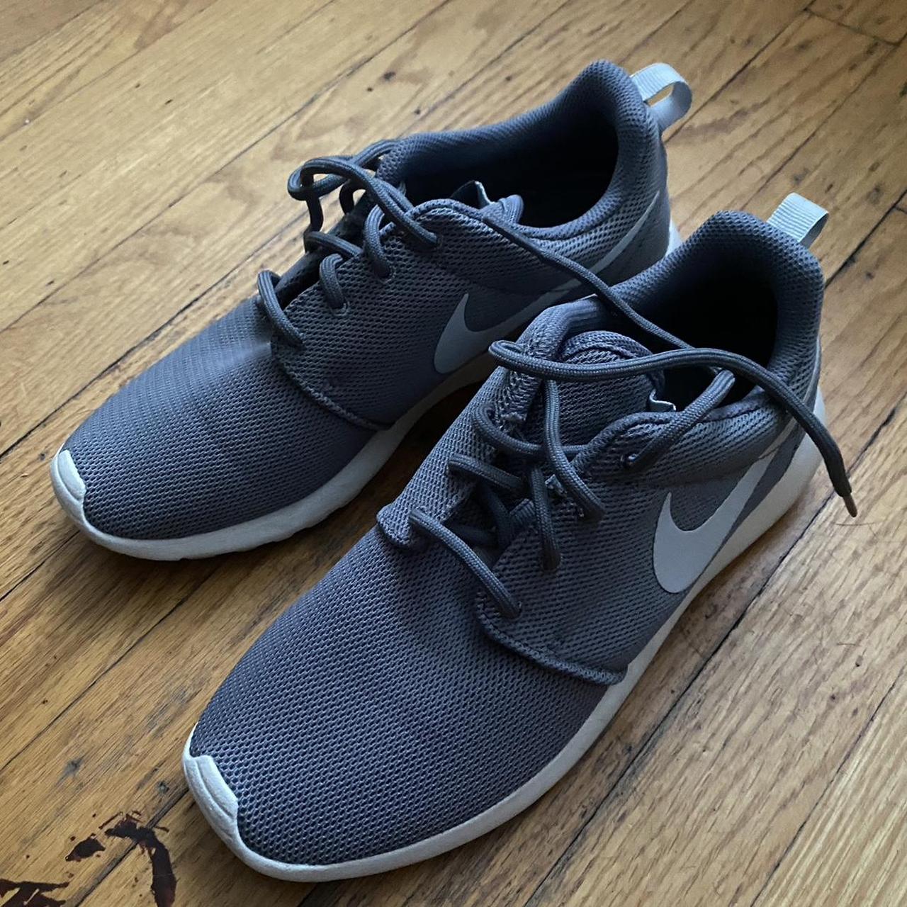 gray nike roshes womens