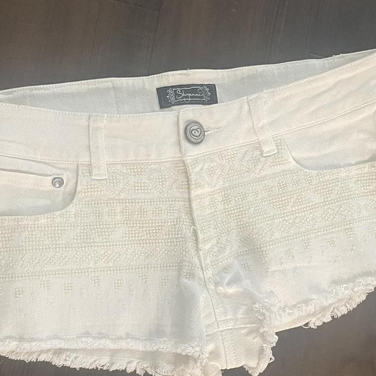 item listed by tantrum