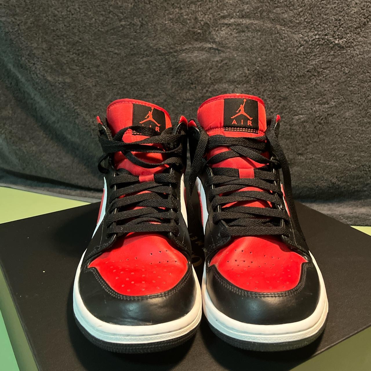 jordan black and red mid