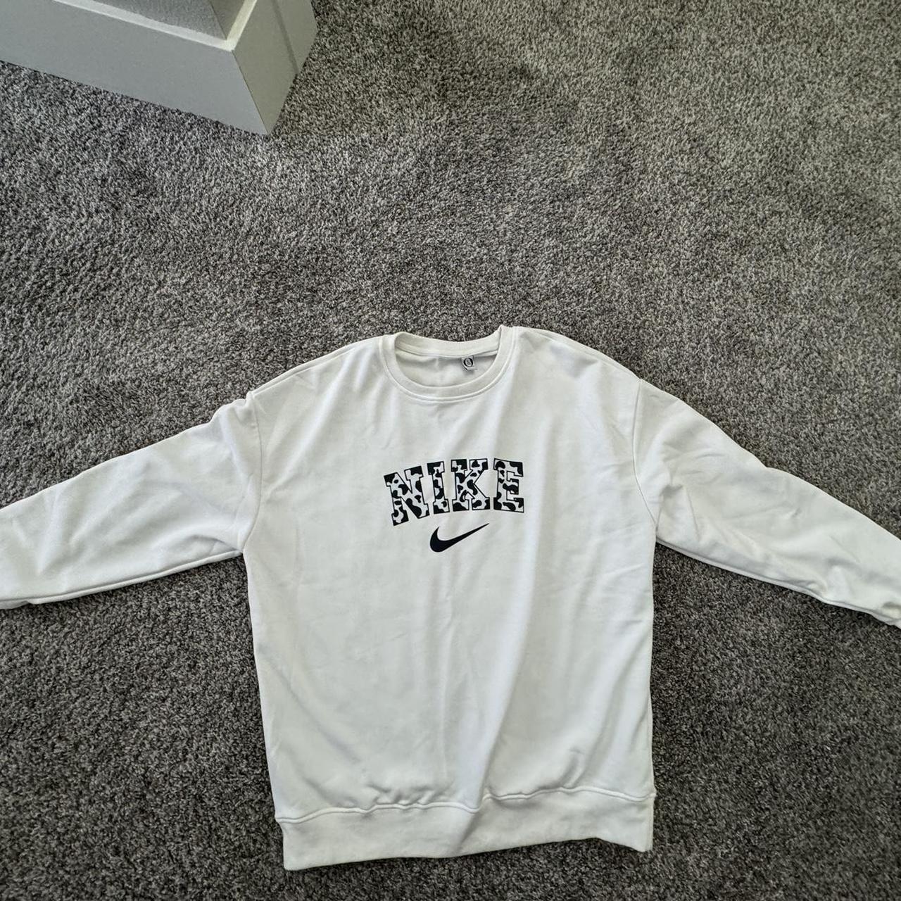 Nike crewneck depop sale