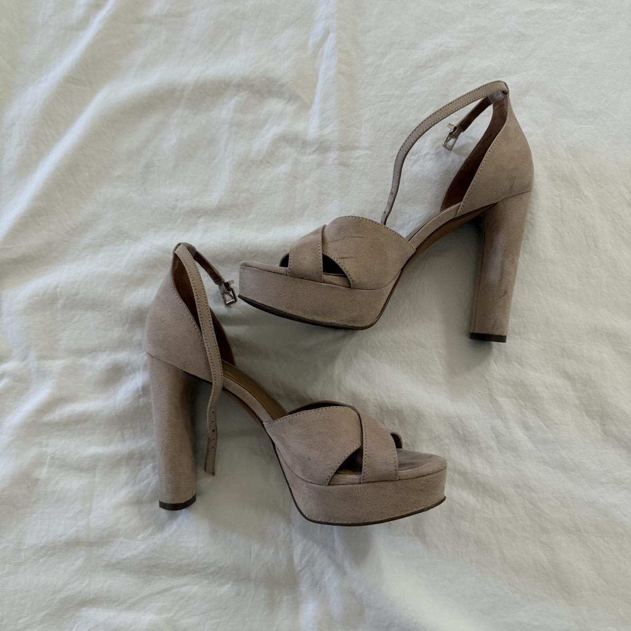 item listed by rheawrld