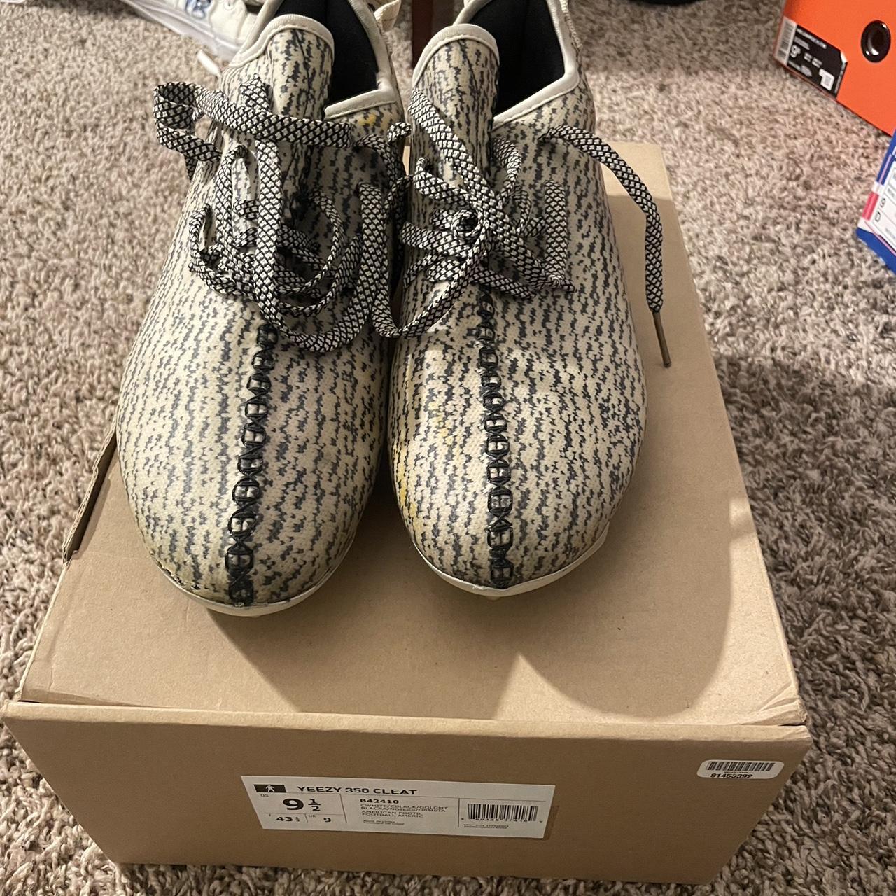 Yeezy 350 Turtledove Football Cleats Never worn in. Depop