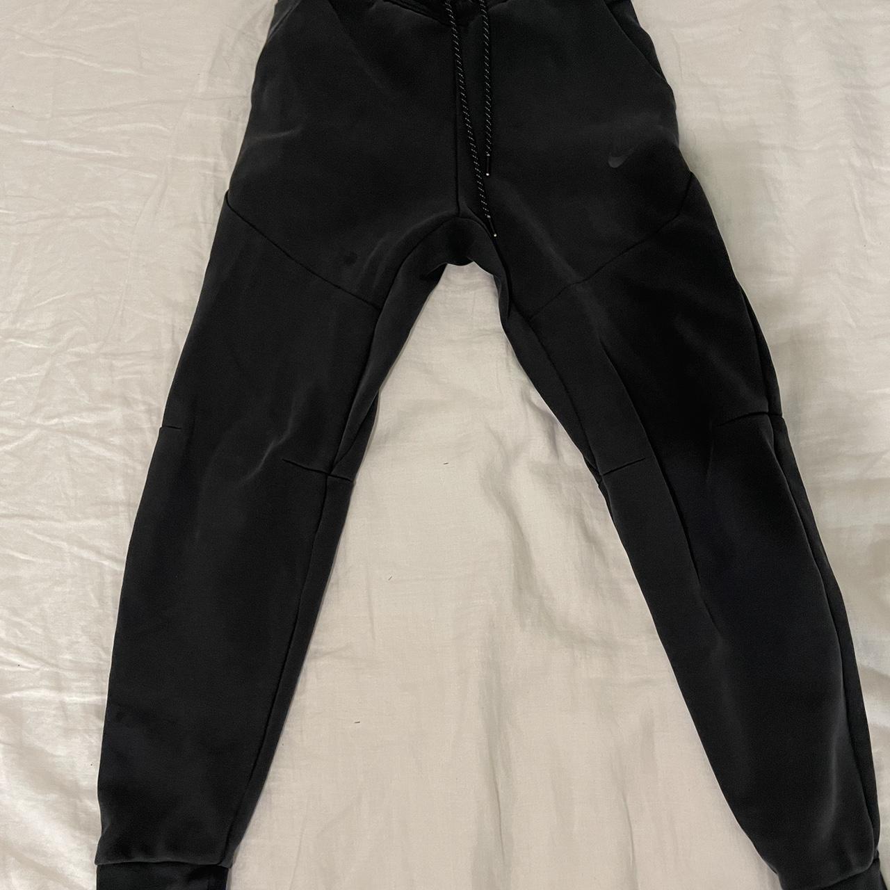 nike tech fleece pants black medium