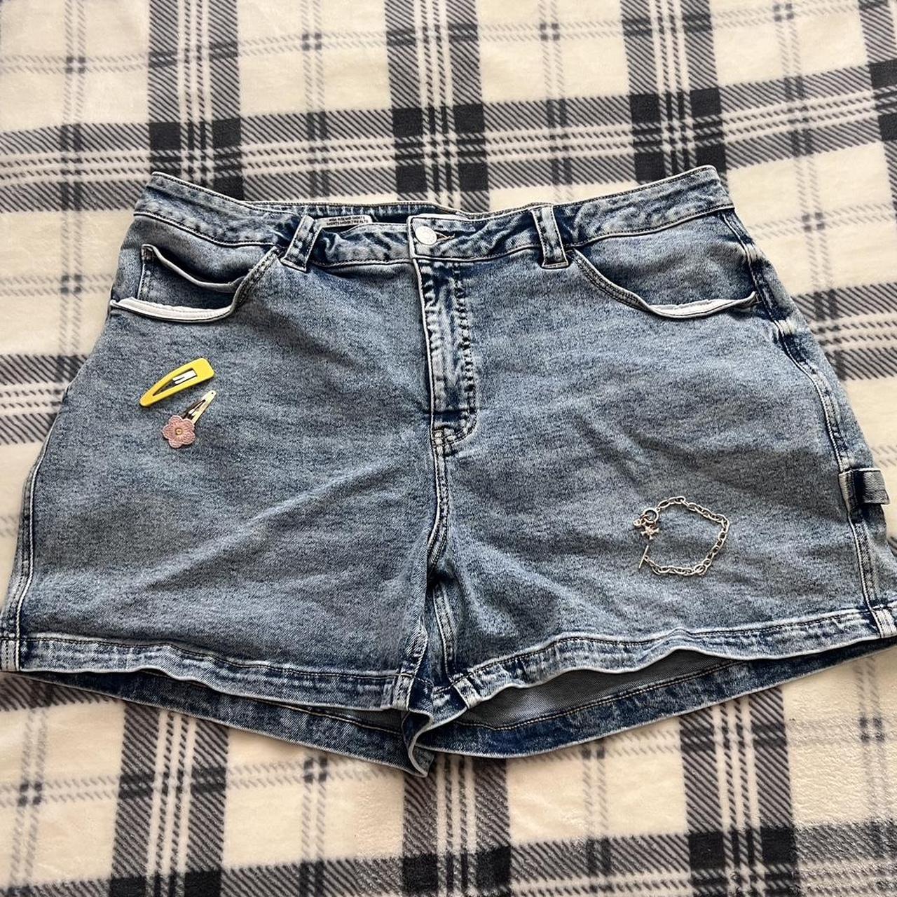 item listed by catsarecoolll
