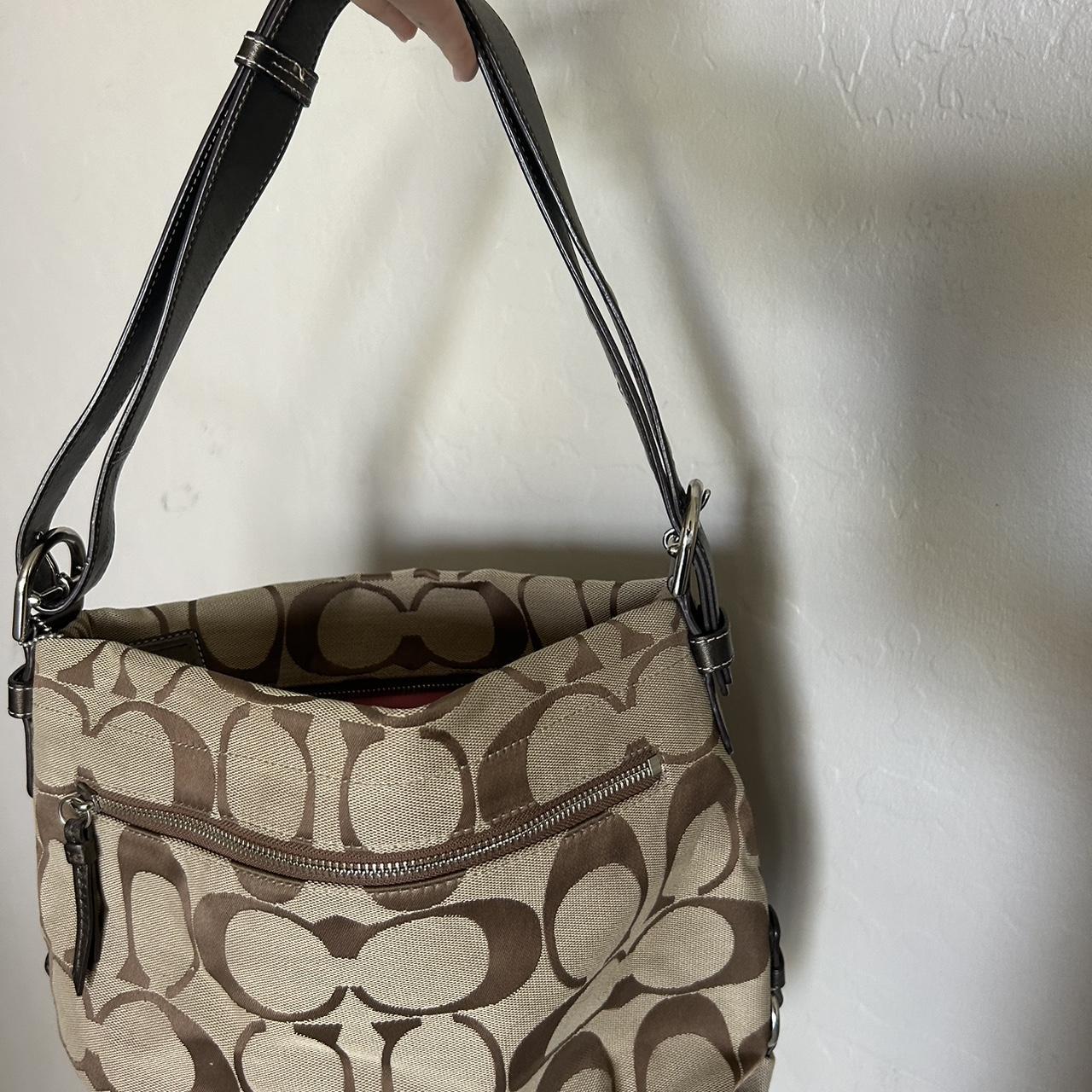 バッグ archive coach grunge bag y2k brown beige Vintage Y2k Coach Mini Tan Suede Soho Shoulder Buckle Bag