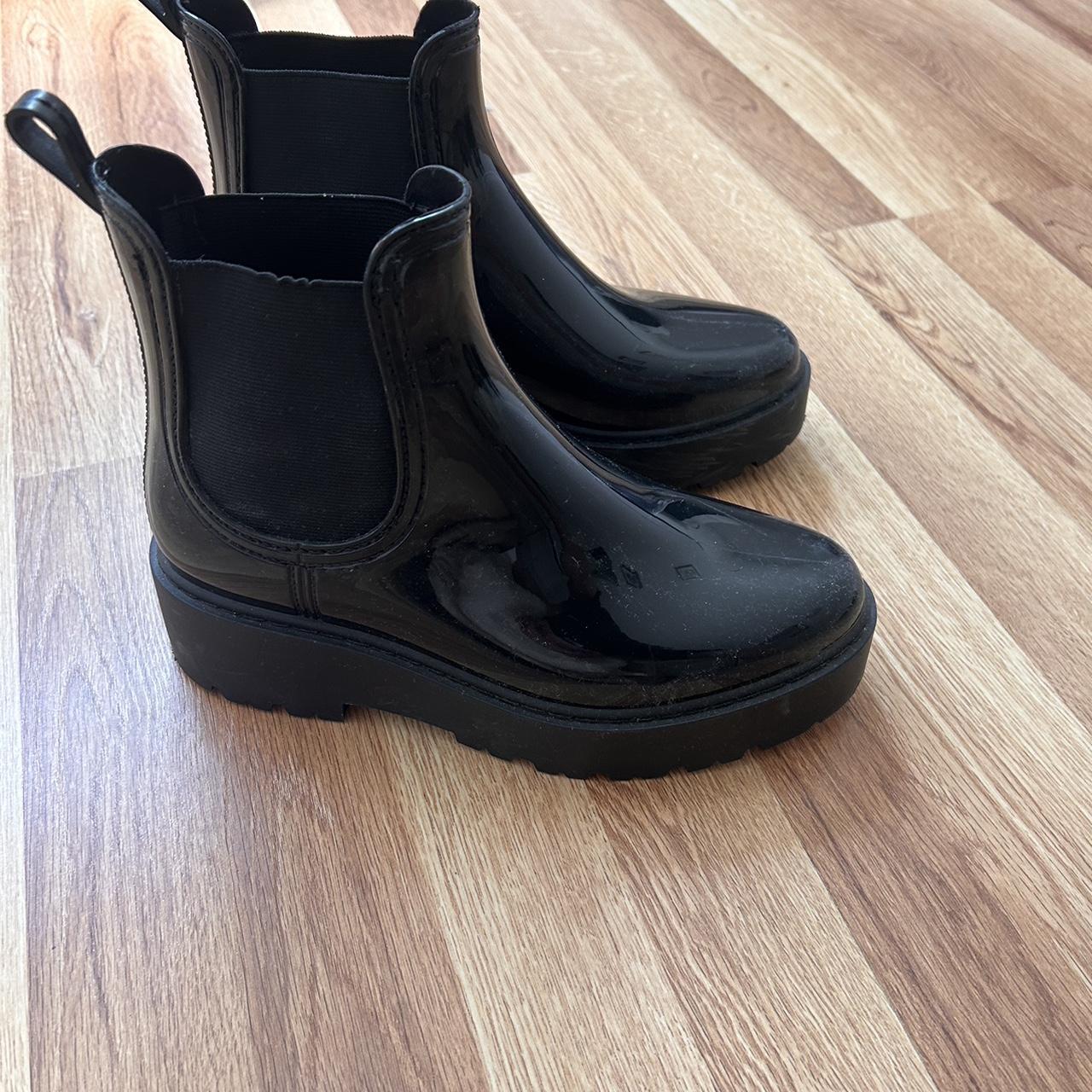 Steve Madden Chelsea rain boots very comfortable. Depop