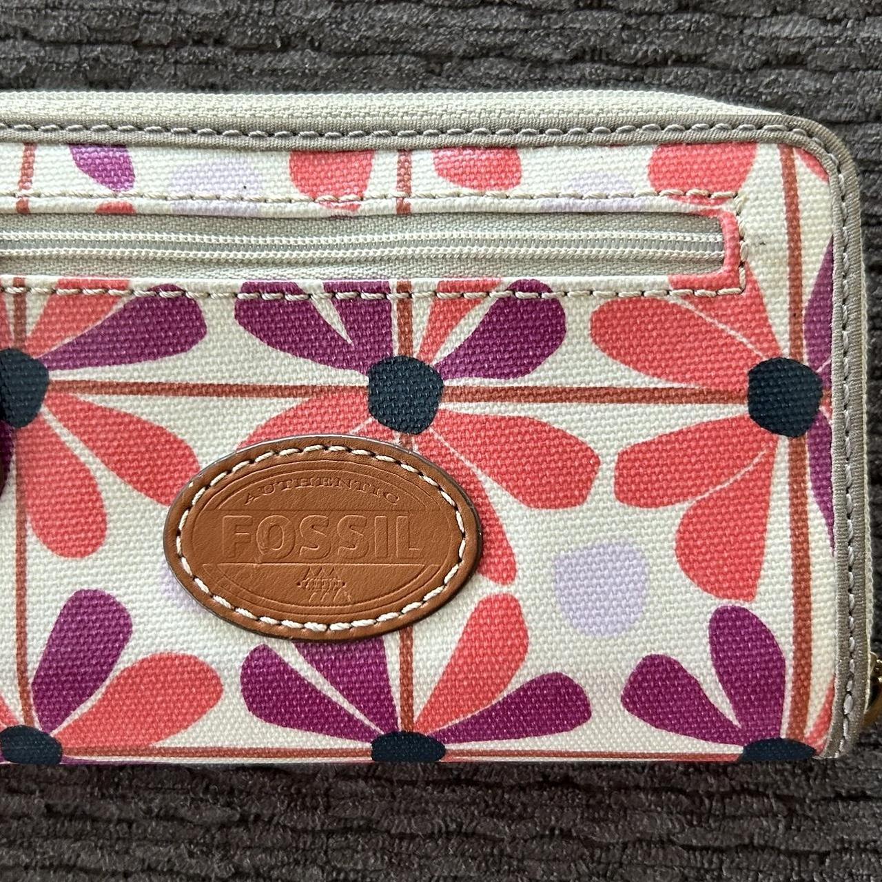 Fossil Women's Wallets - Multi – Get your vintage… - image 6